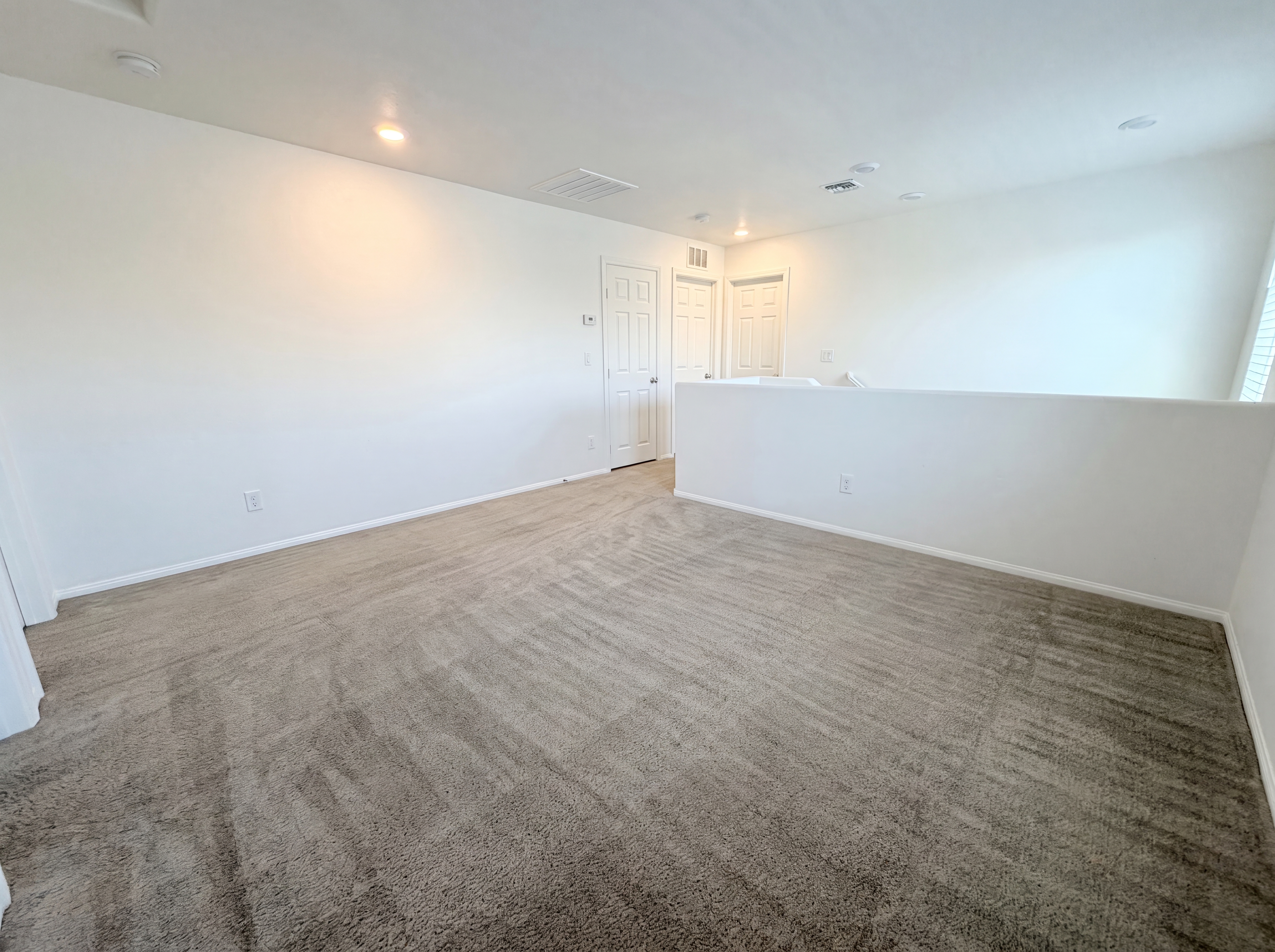 Photo 14 of 43 of 932 E Dorrell Ln, North Las Vegas, NV