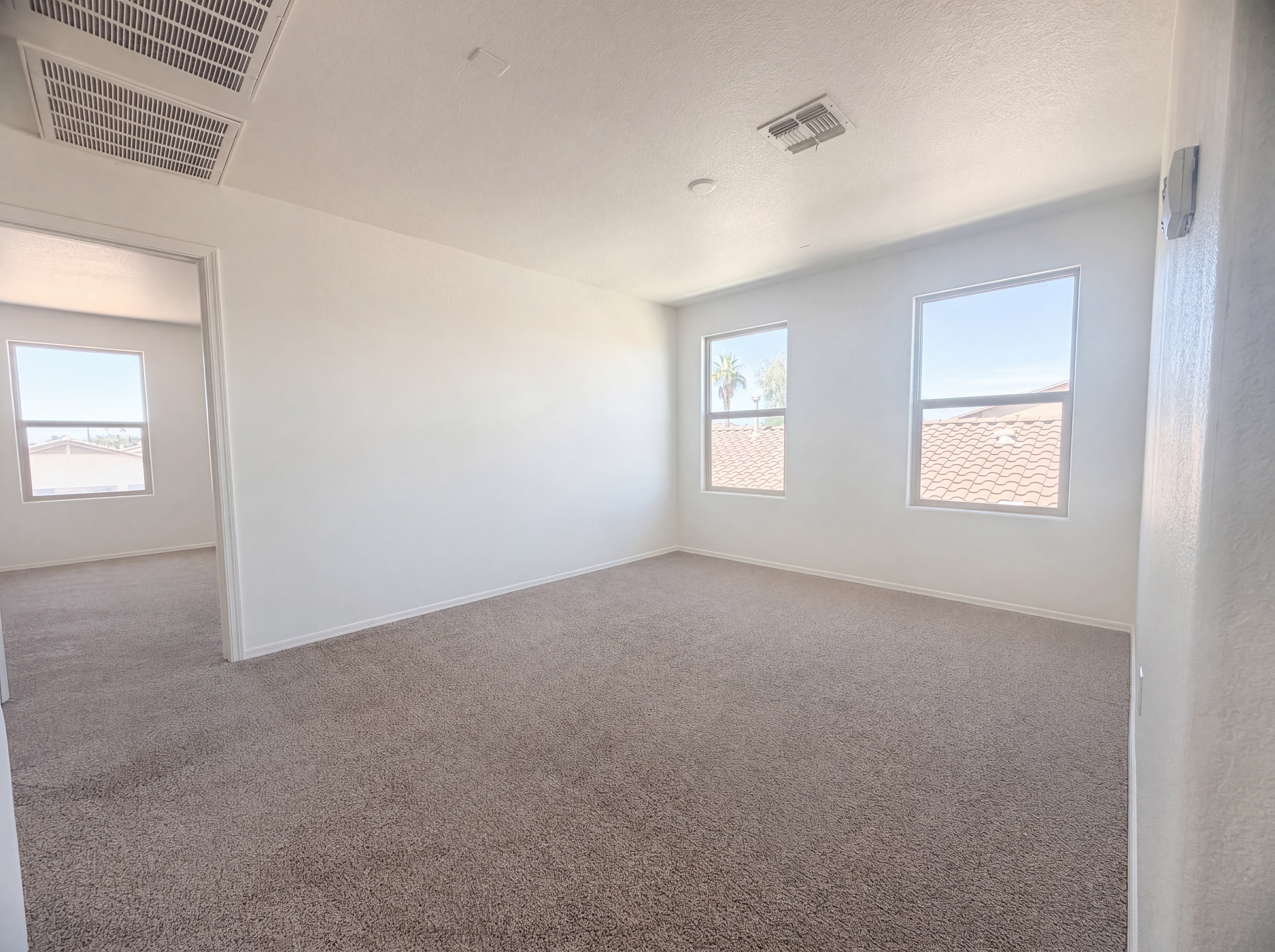 Photo 13 of 18 of 1043 E Daniella Dr, San Tan Valley, AZ