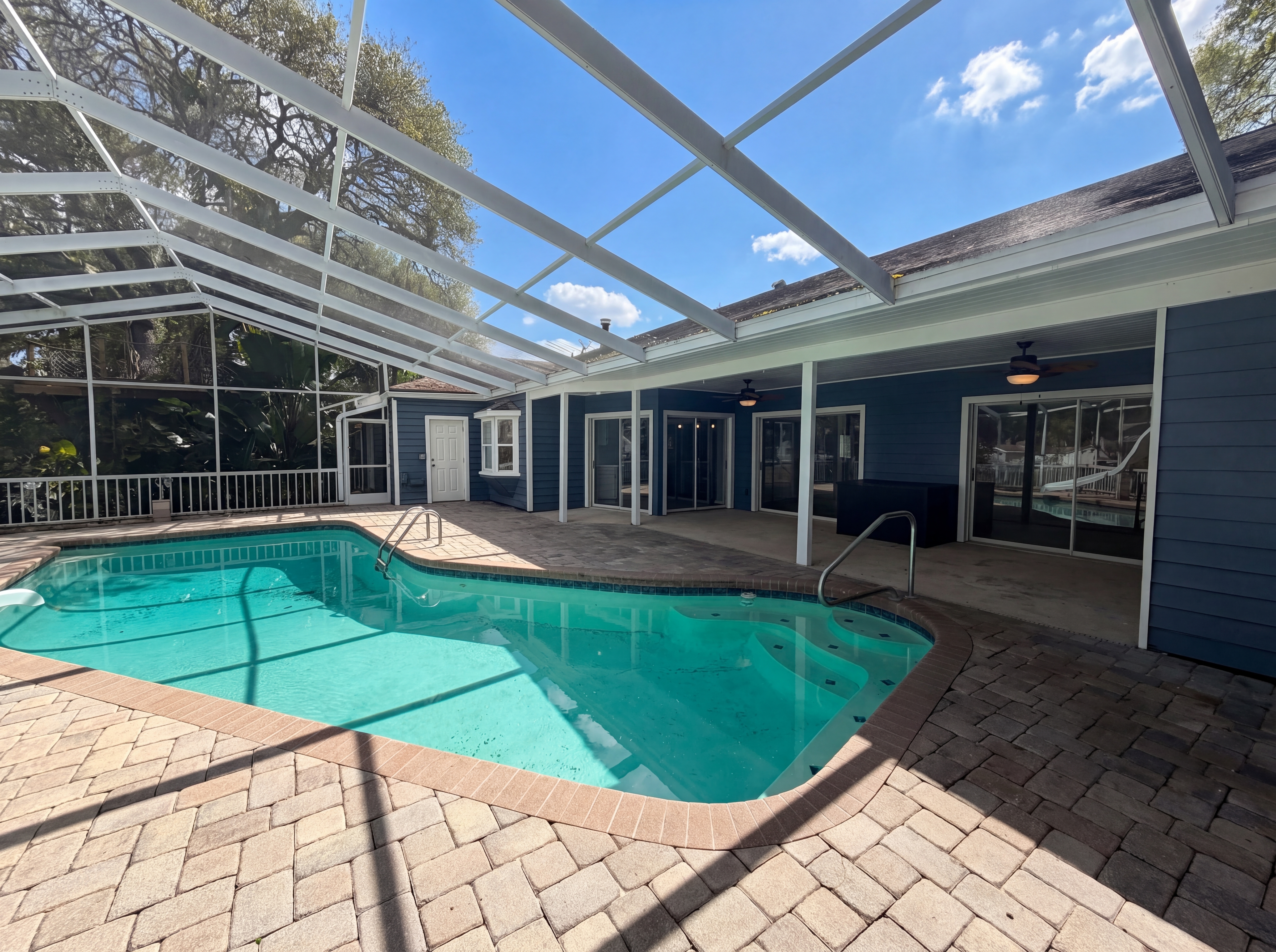 Photo 5 of 50 of 5609 Executive Dr, New Port Richey, FL