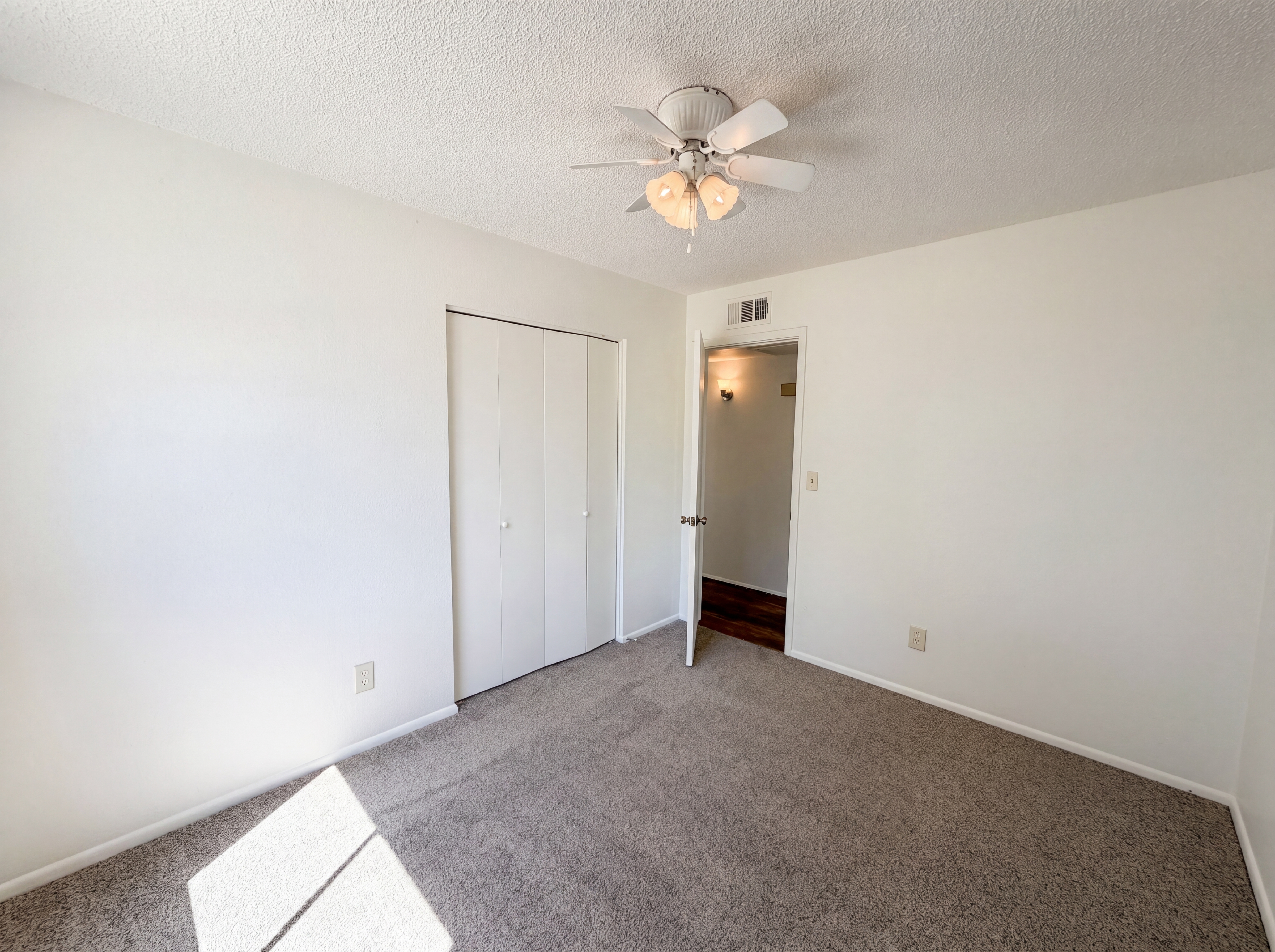 Photo 11 of 17 of 5135 E Evergreen St, Mesa, AZ