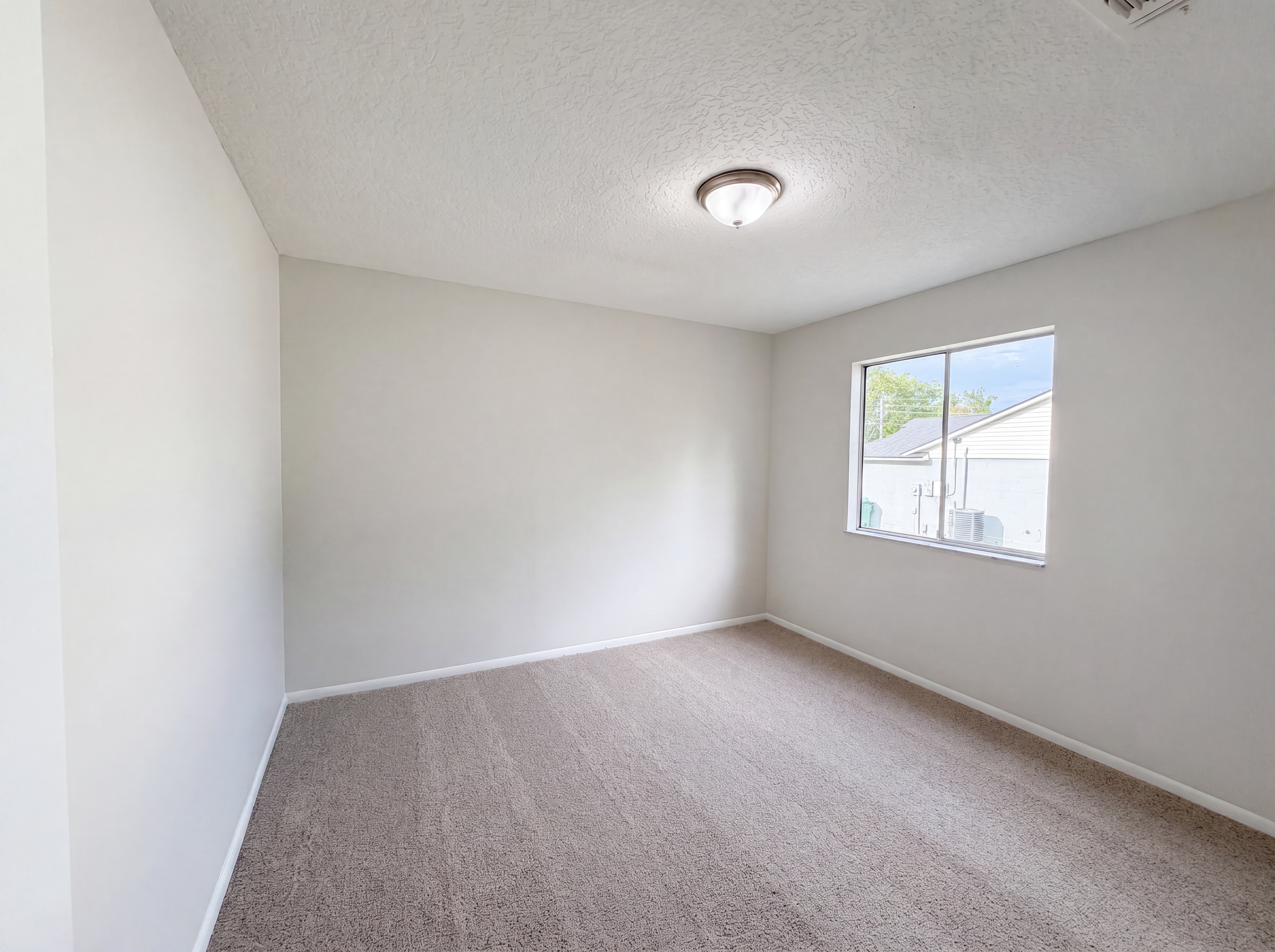 Photo 11 of 18 of 3143 Boxelder St, Deltona, FL