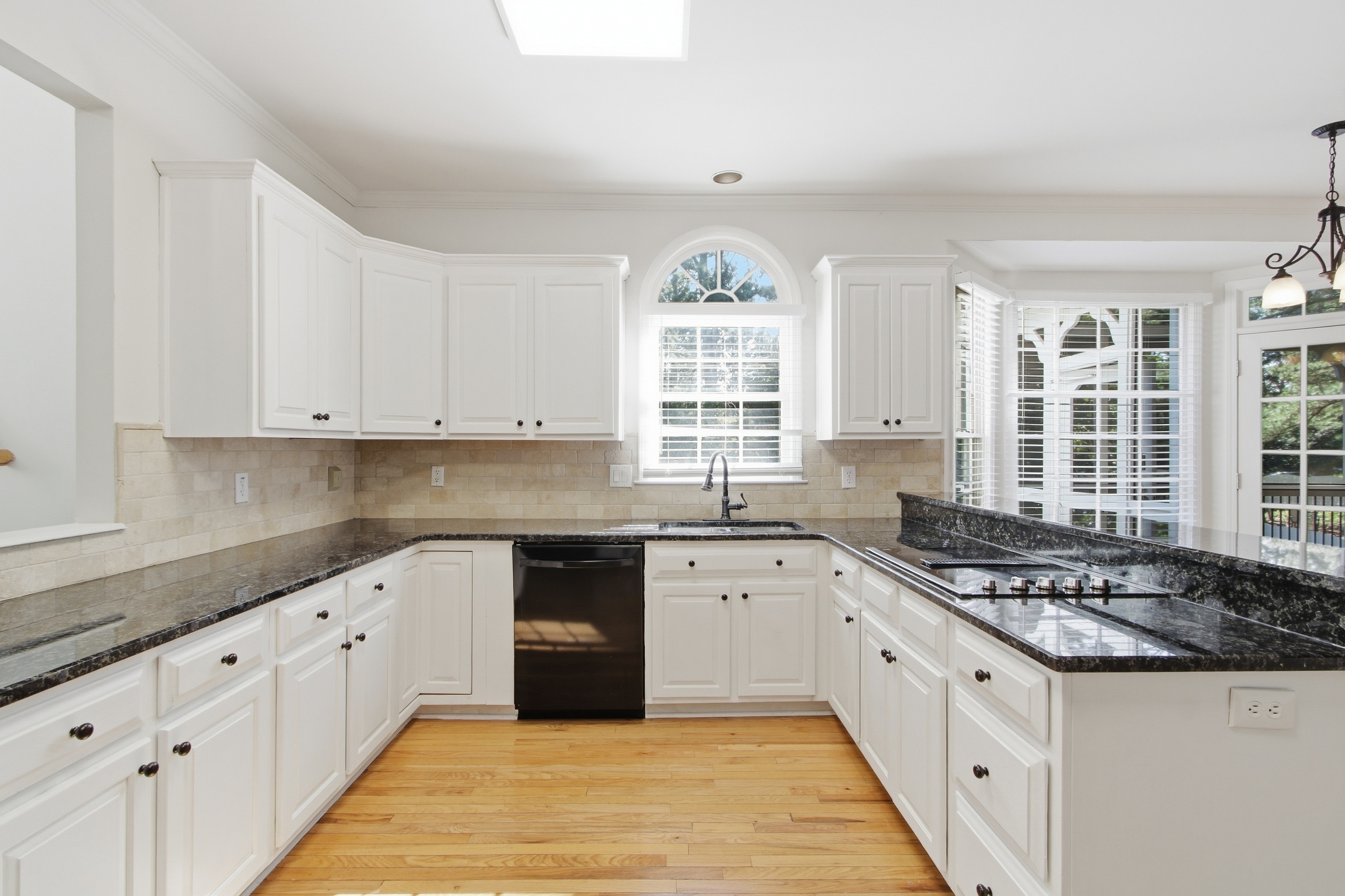 Photo 7 of 26 of 1900 Milfield Cir, Snellville, GA