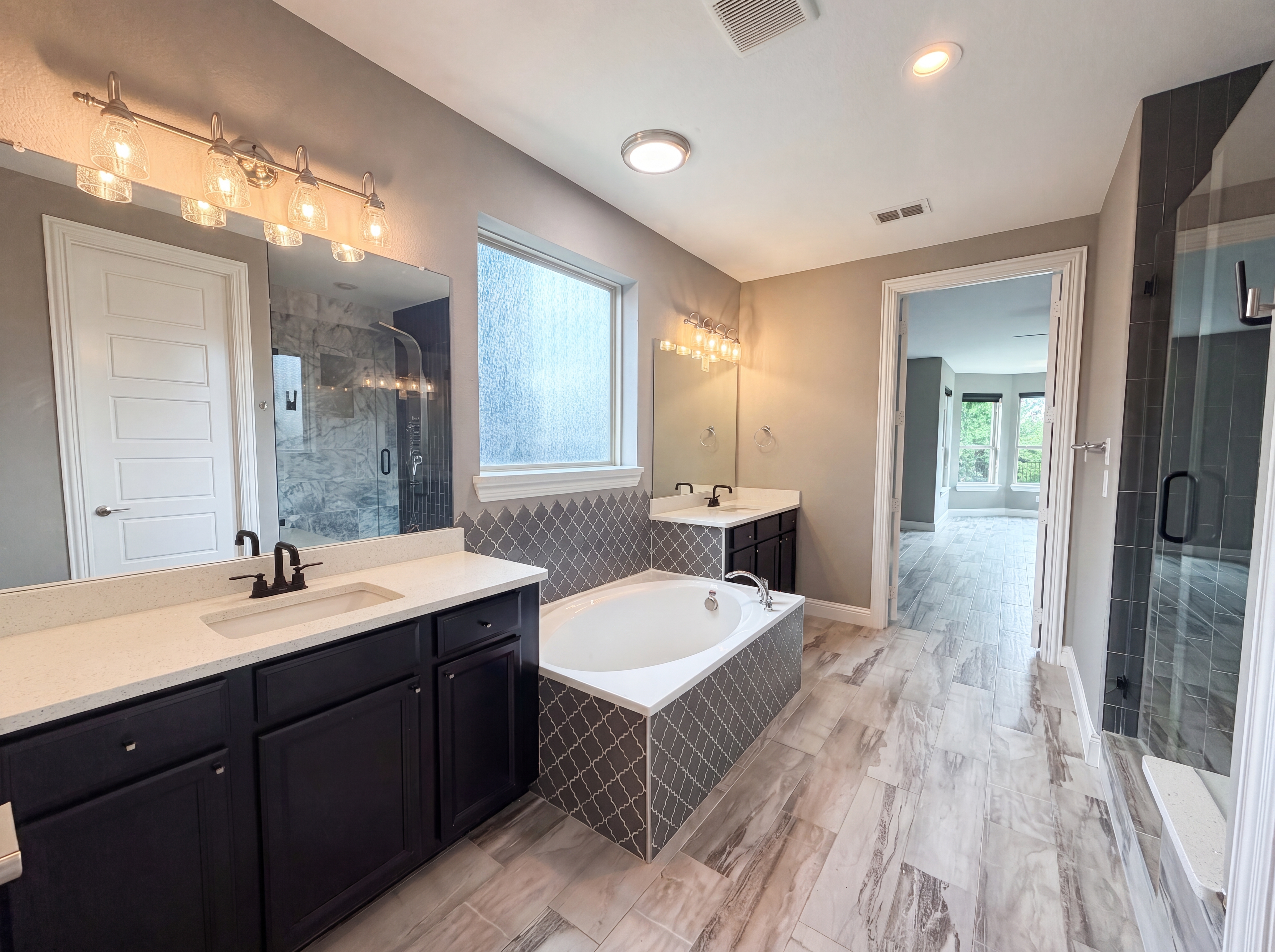 Photo 11 of 42 of 7221 Durand Dr, Irving, TX