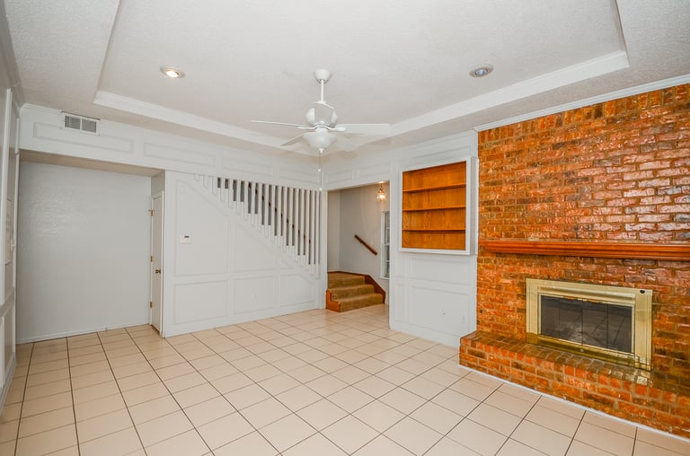 Photo 6 of 21 - 1408 Scott Ct, Irving, TX 75060