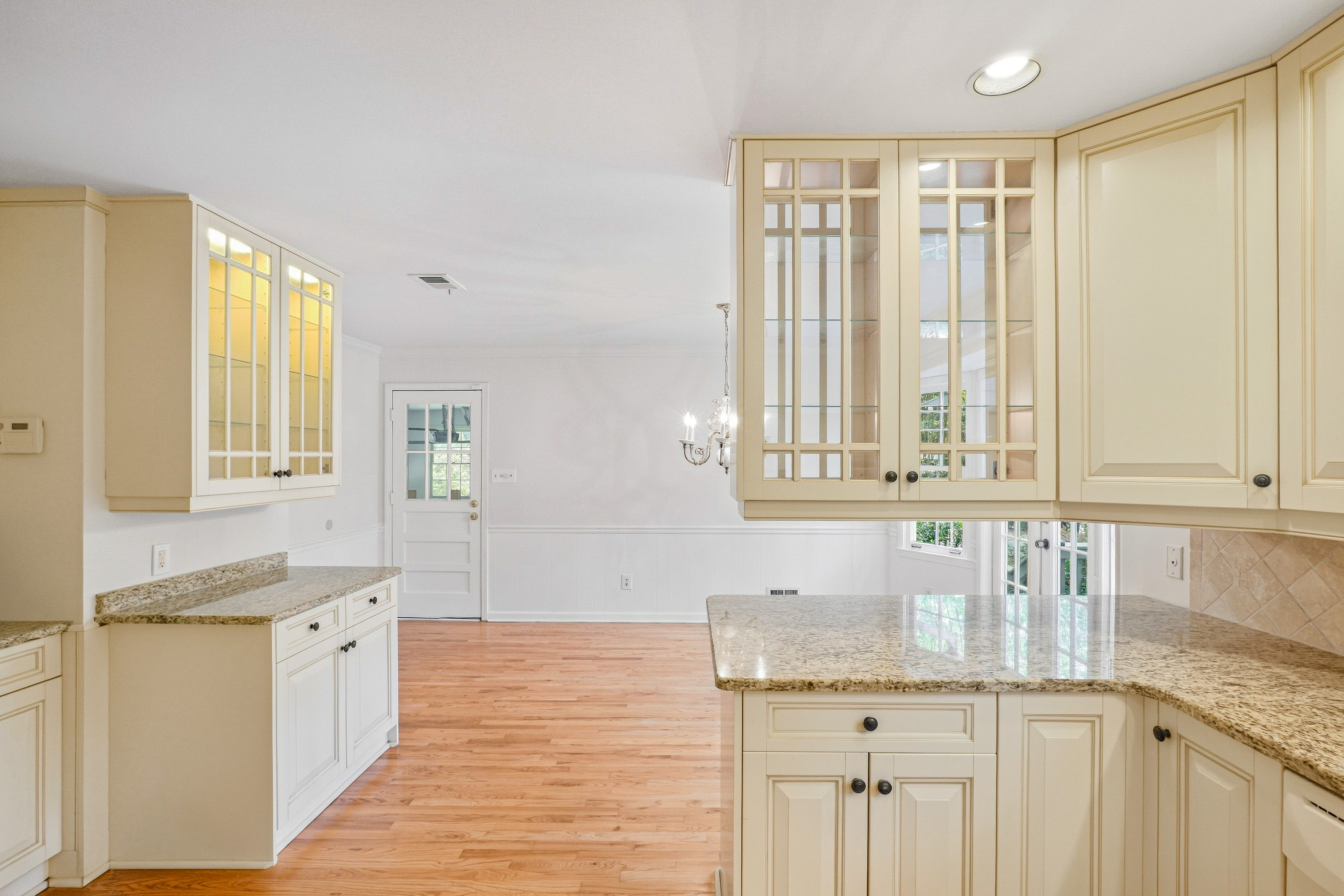 Photo 10 of 33 of 1127 Aurora Ct, Atlanta, GA
