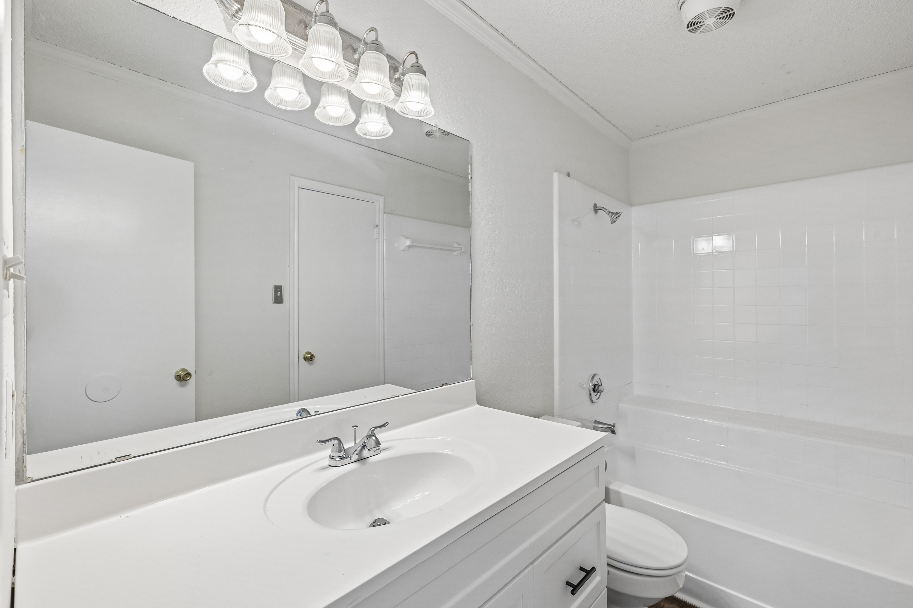 Photo 13 of 22 of 4508 Mesa Dr, Killeen, TX