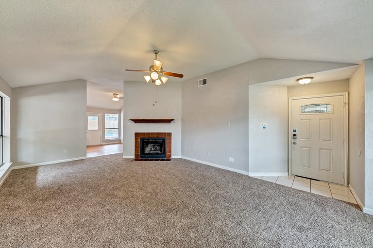 Photo 11 of 20 - 2317 Chestnut Way, Bedford, TX 76022