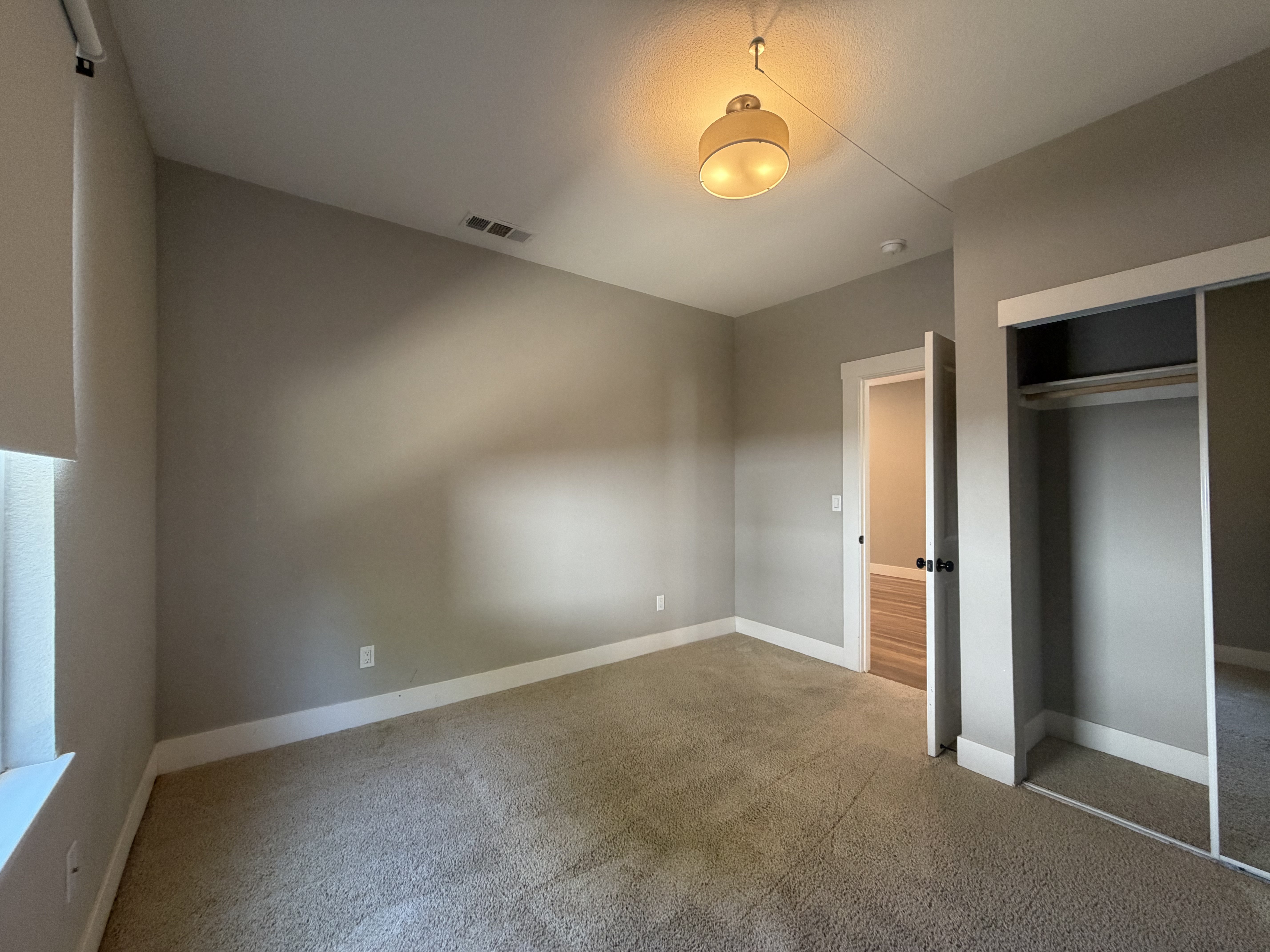 Photo 17 of 41 of 3210 San Jose Way, Sacramento, CA