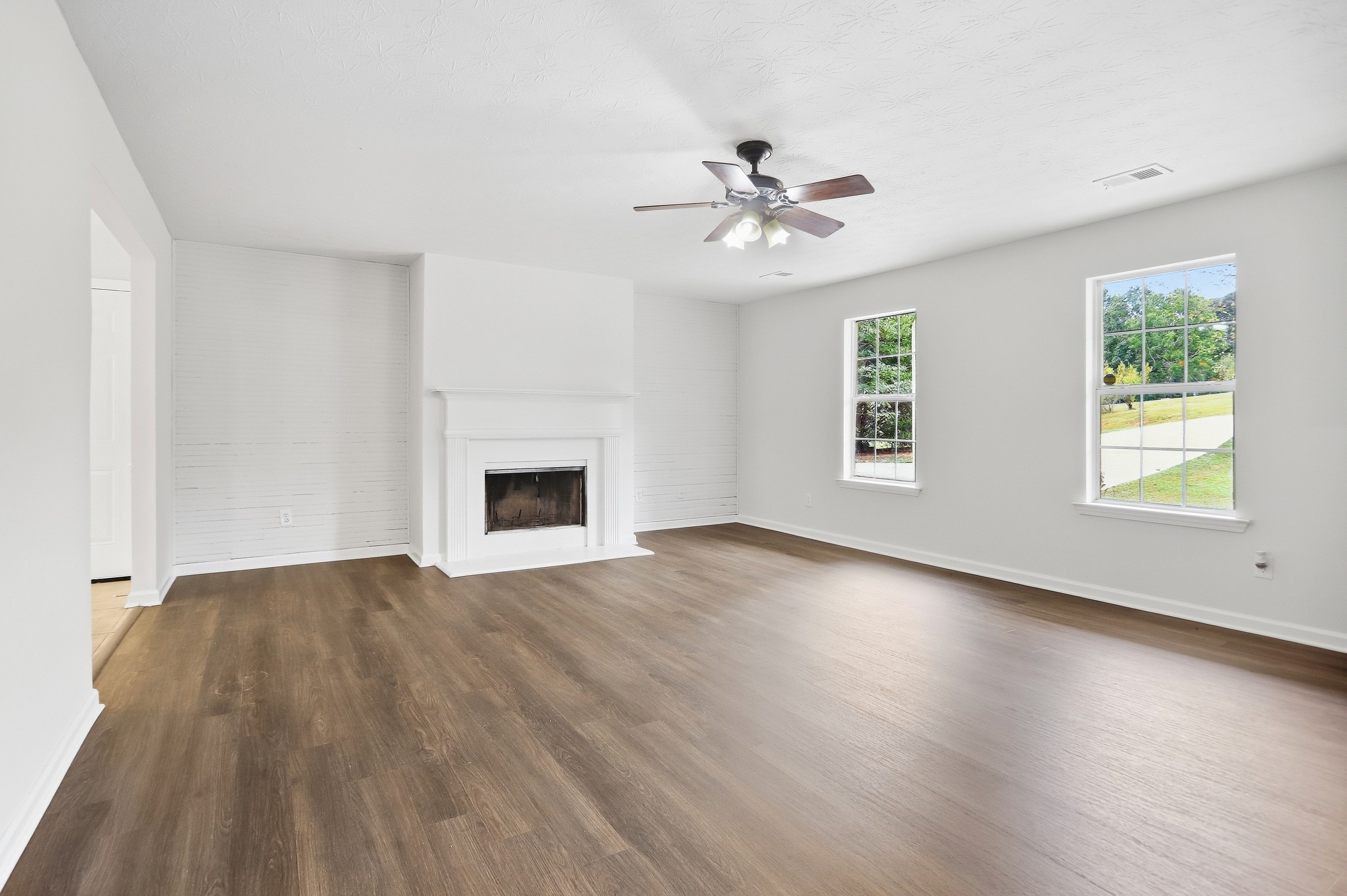 Photo 5 of 37 of 310 Kaden Ct, McDonough, GA