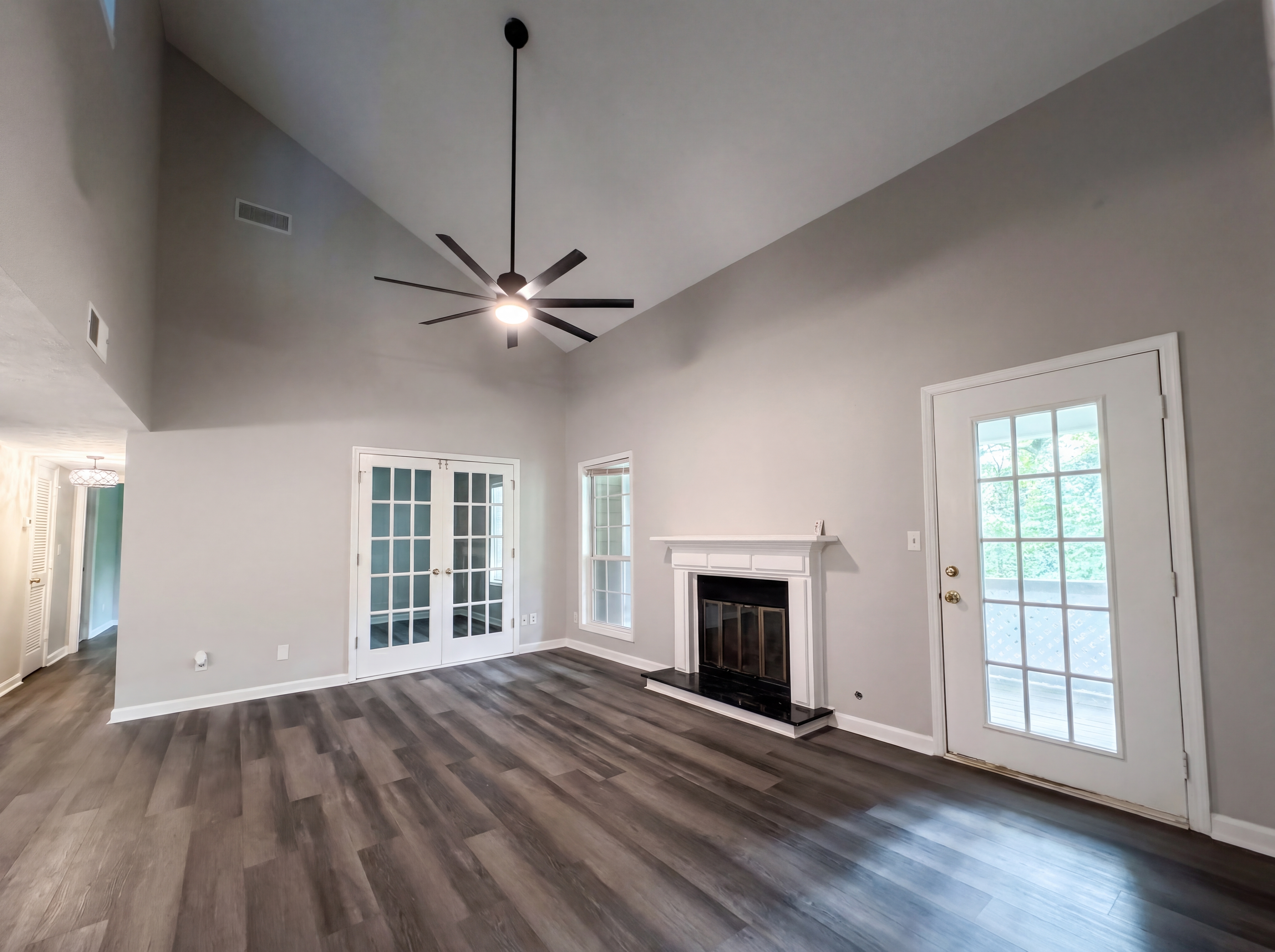 Photo 18 of 34 of 4491 Pineridge Cir, Atlanta, GA