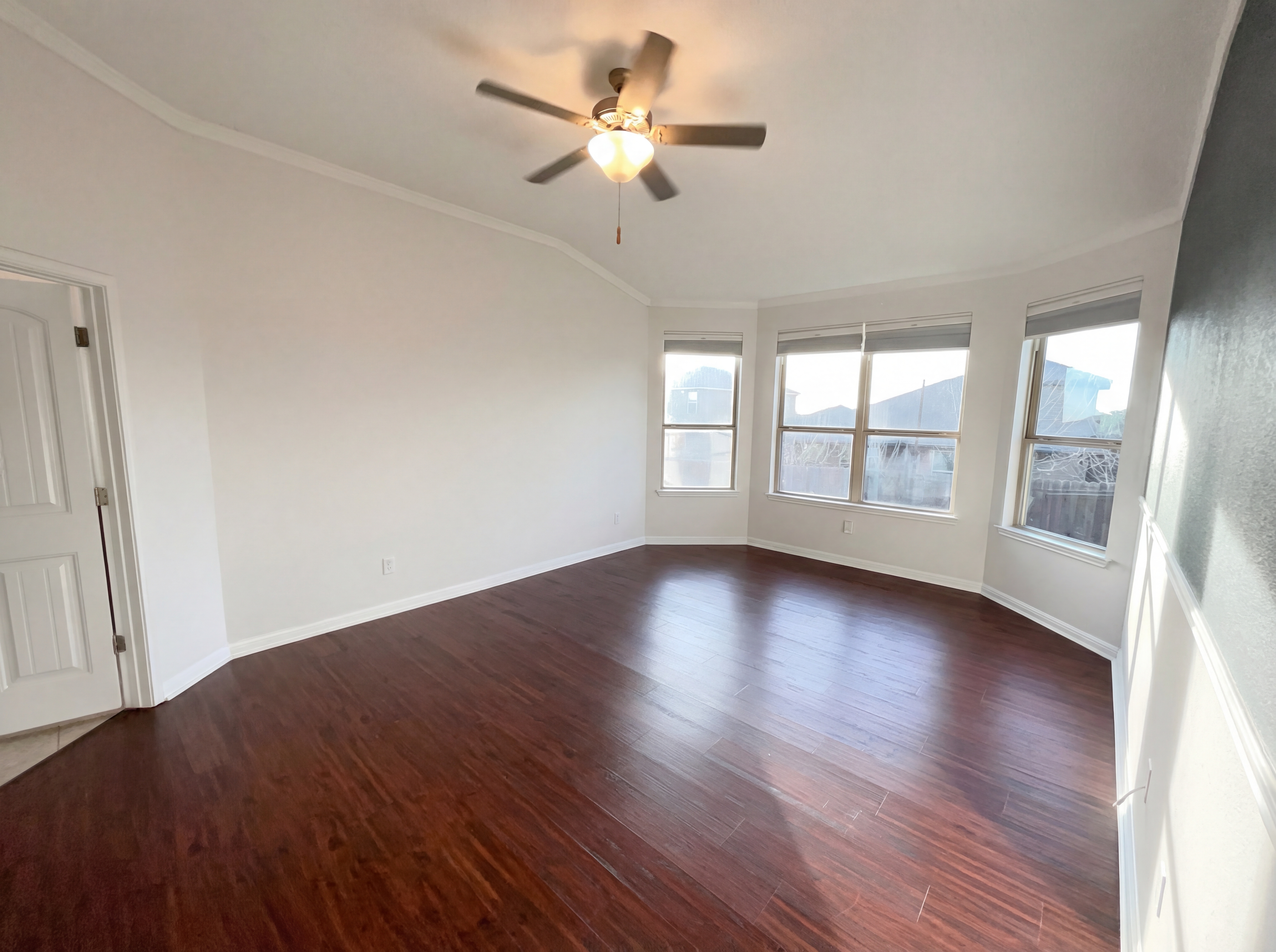 Photo 4 of 19 of 19300 Elk Horn Dr, Pflugerville, TX