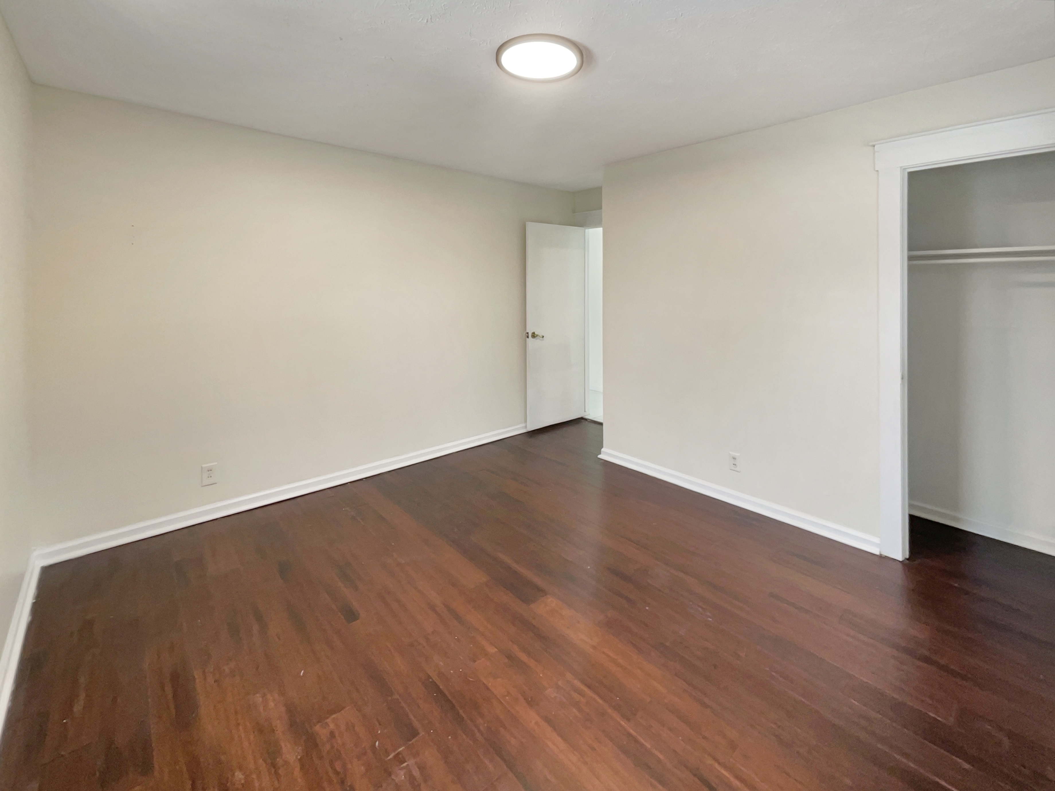 Photo 4 of 17 of 4055 N Grand Ave, Indianapolis, IN