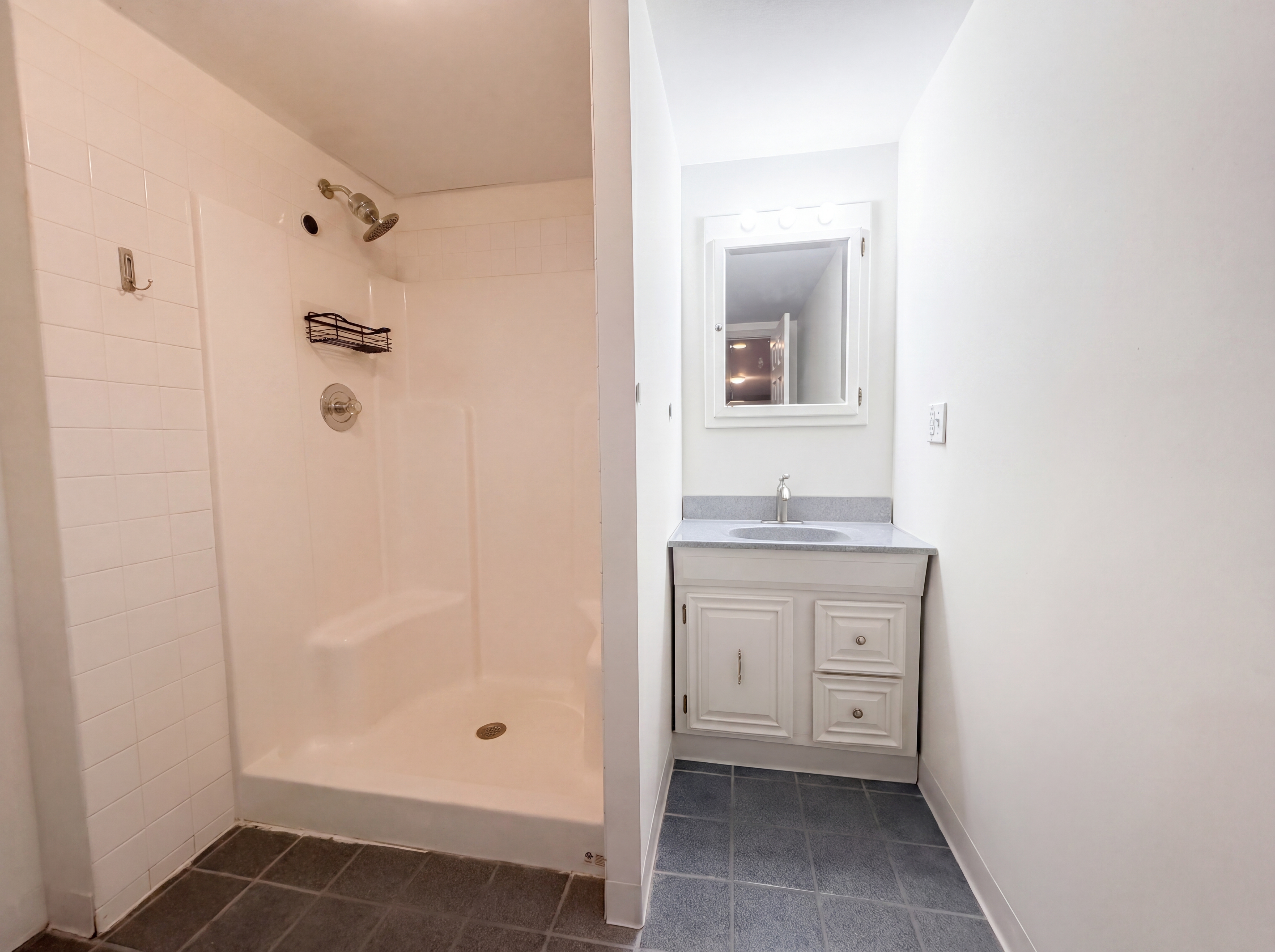 Photo 13 of 25 of 207 Renaldo Dr, Chesterfield, MO