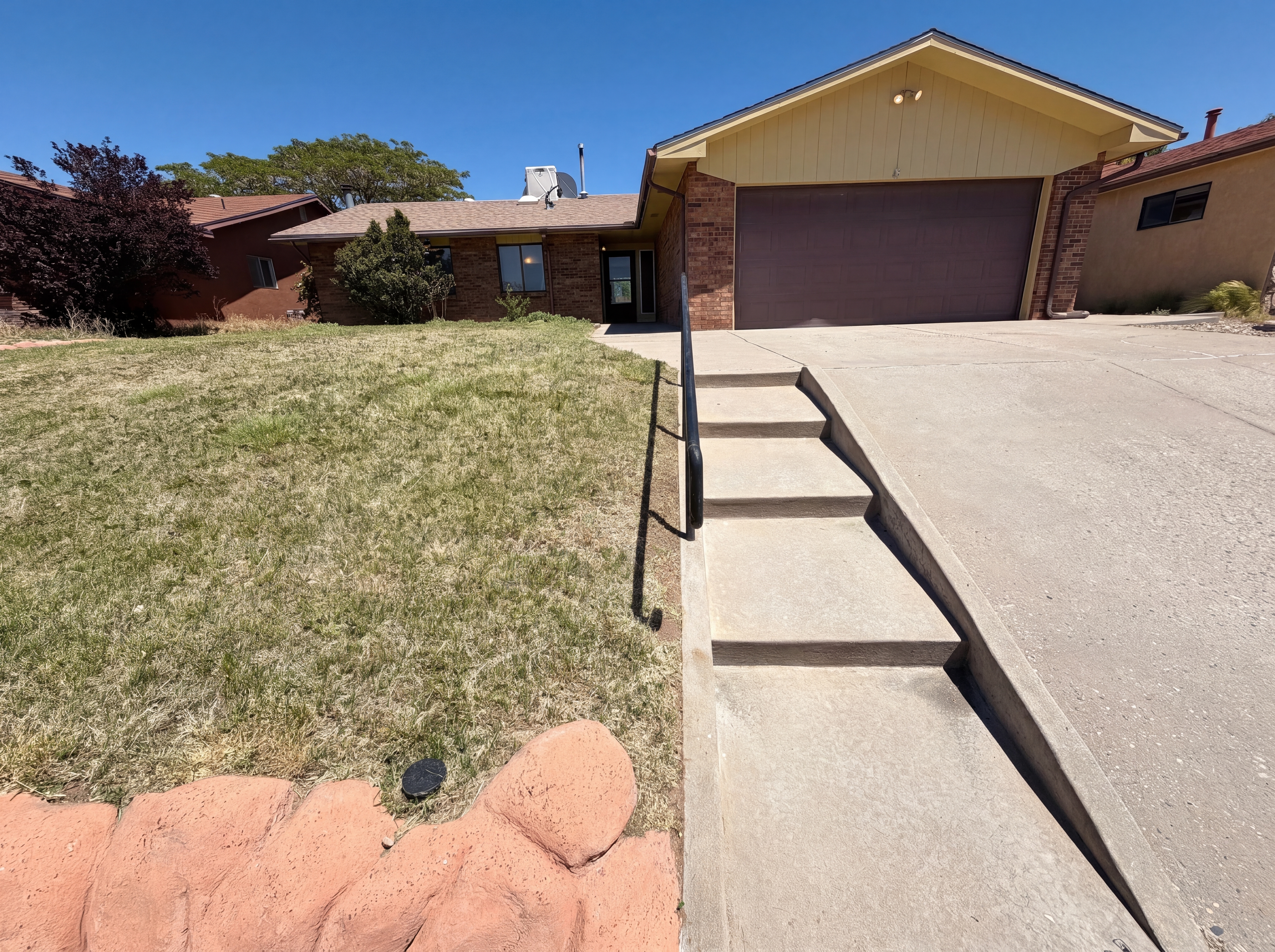 Photo 17 of 21 of 816 Omaha St NE, Albuquerque, NM