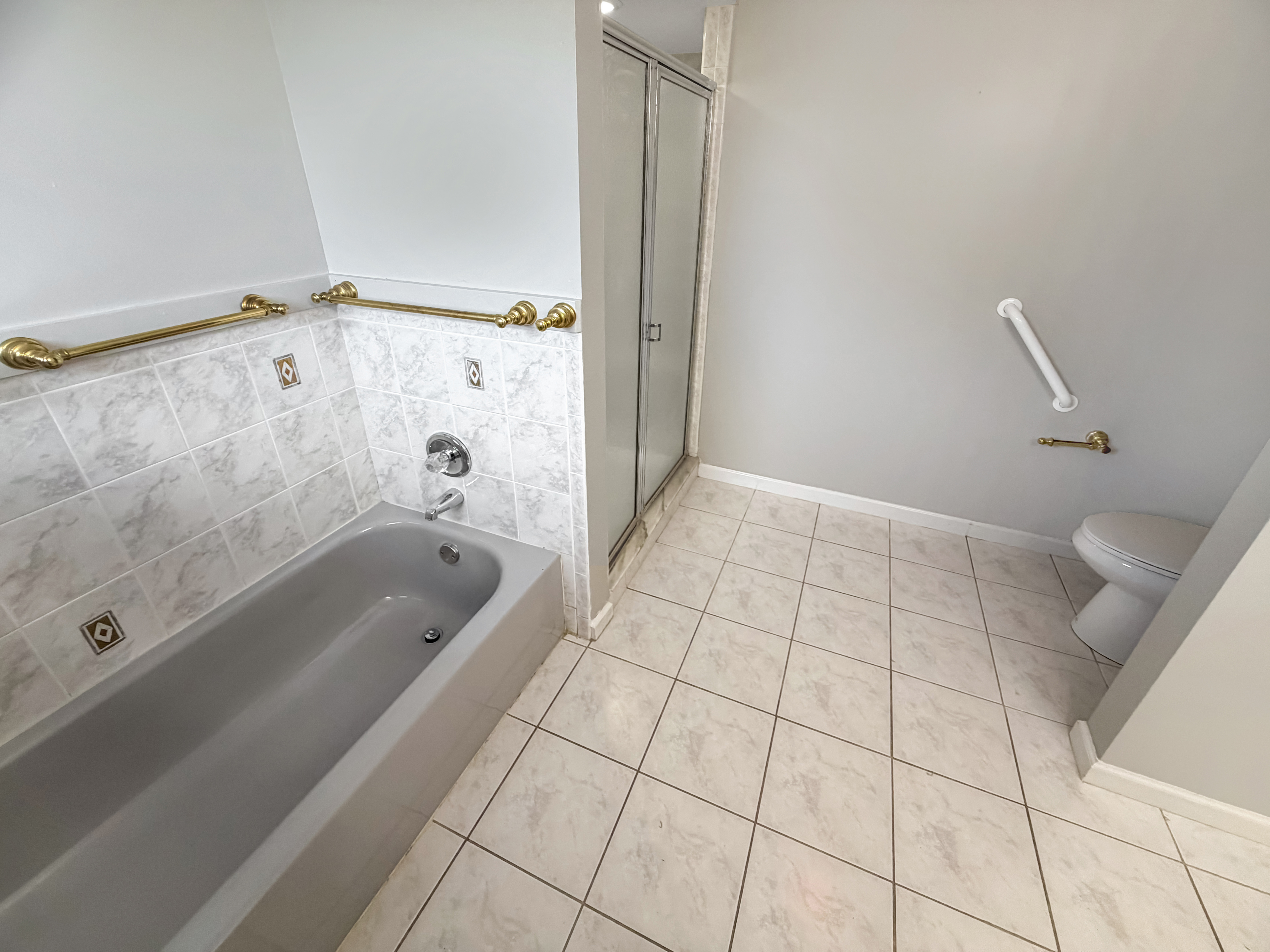 Photo 13 of 18 of 2361 NE 21st Ave, Jensen Beach, FL