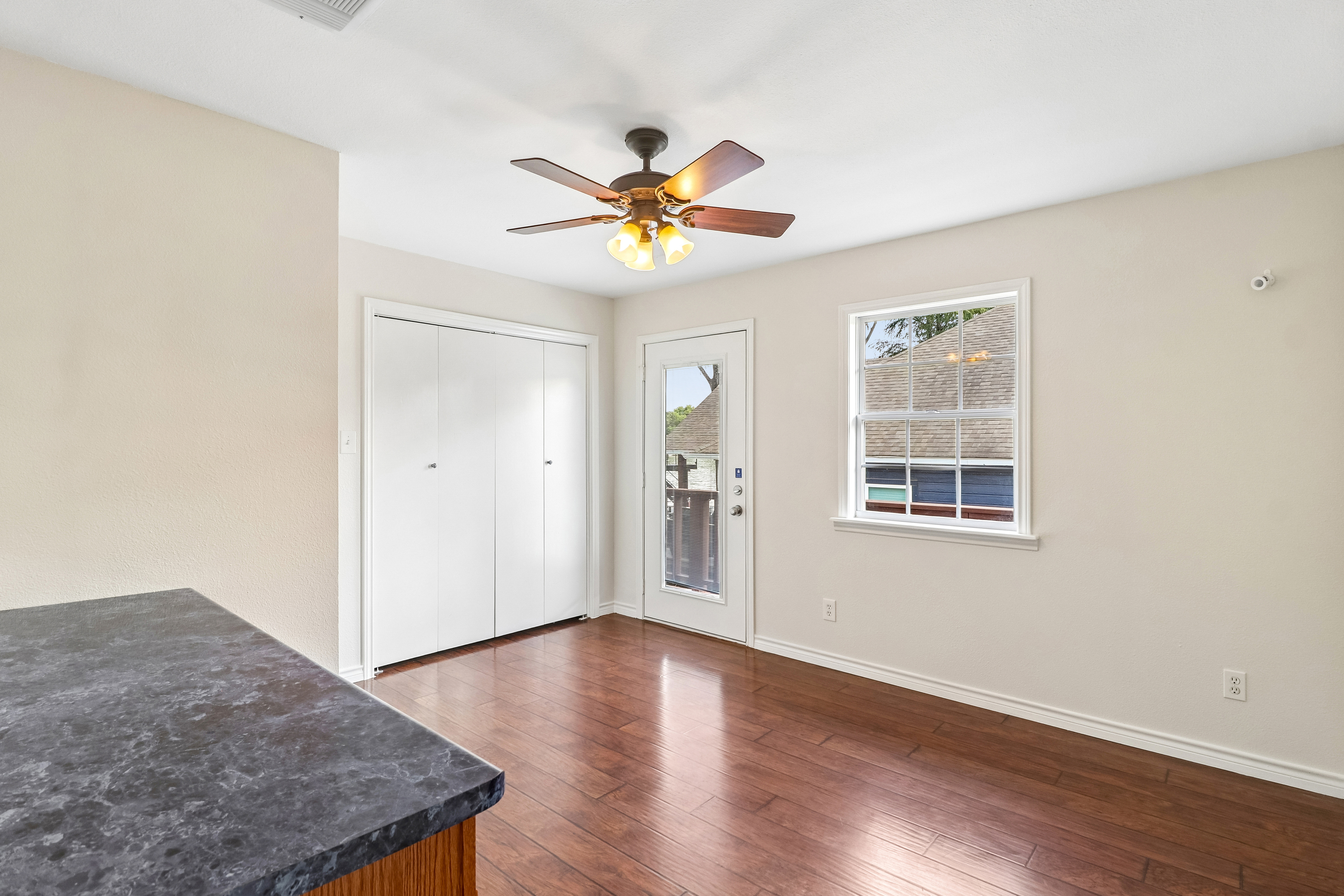 Photo 15 of 47 of 1321 E Zipp Rd, New Braunfels, TX