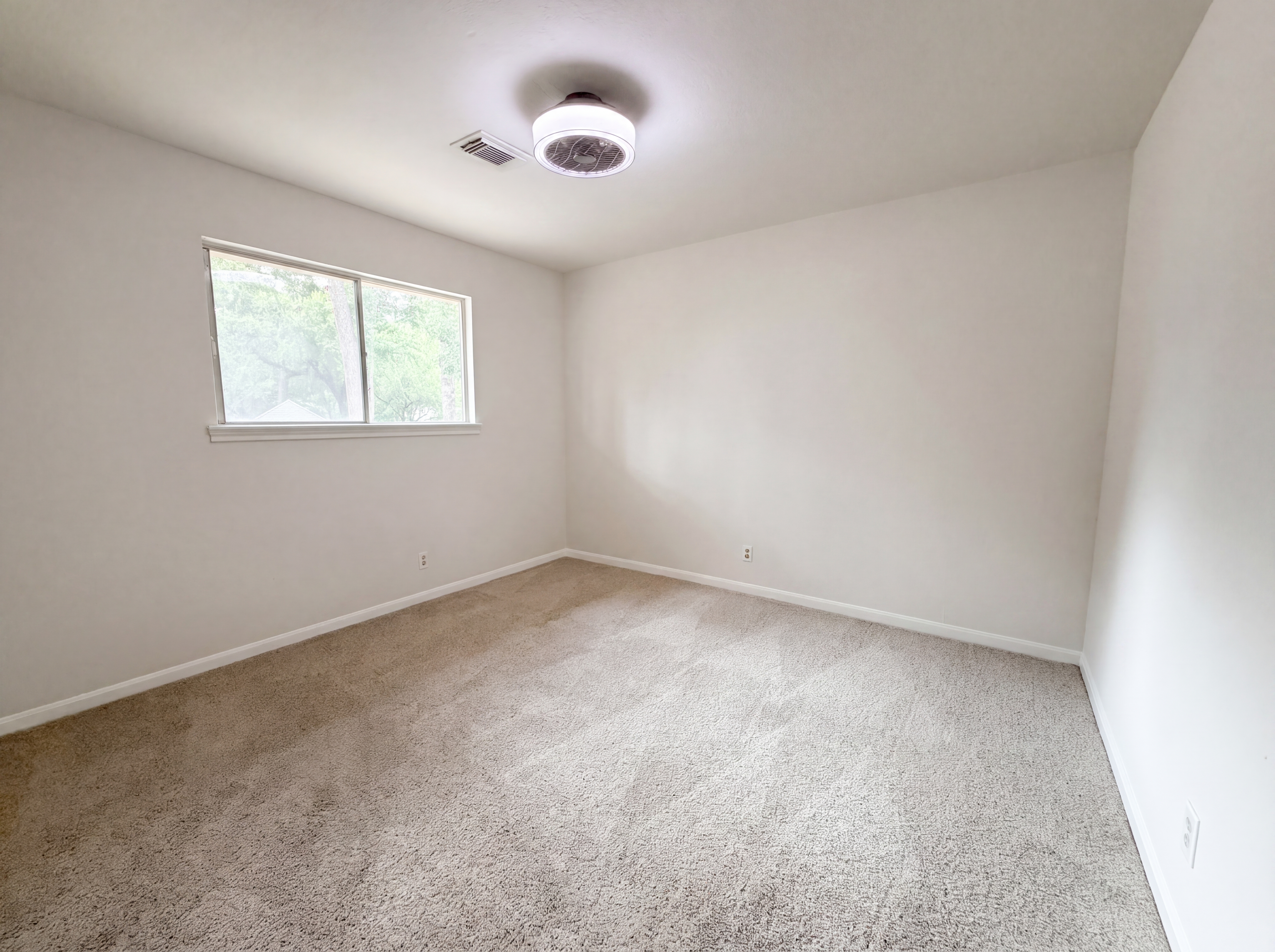 Photo 12 of 23 of 17518 Rustington Dr, Spring, TX