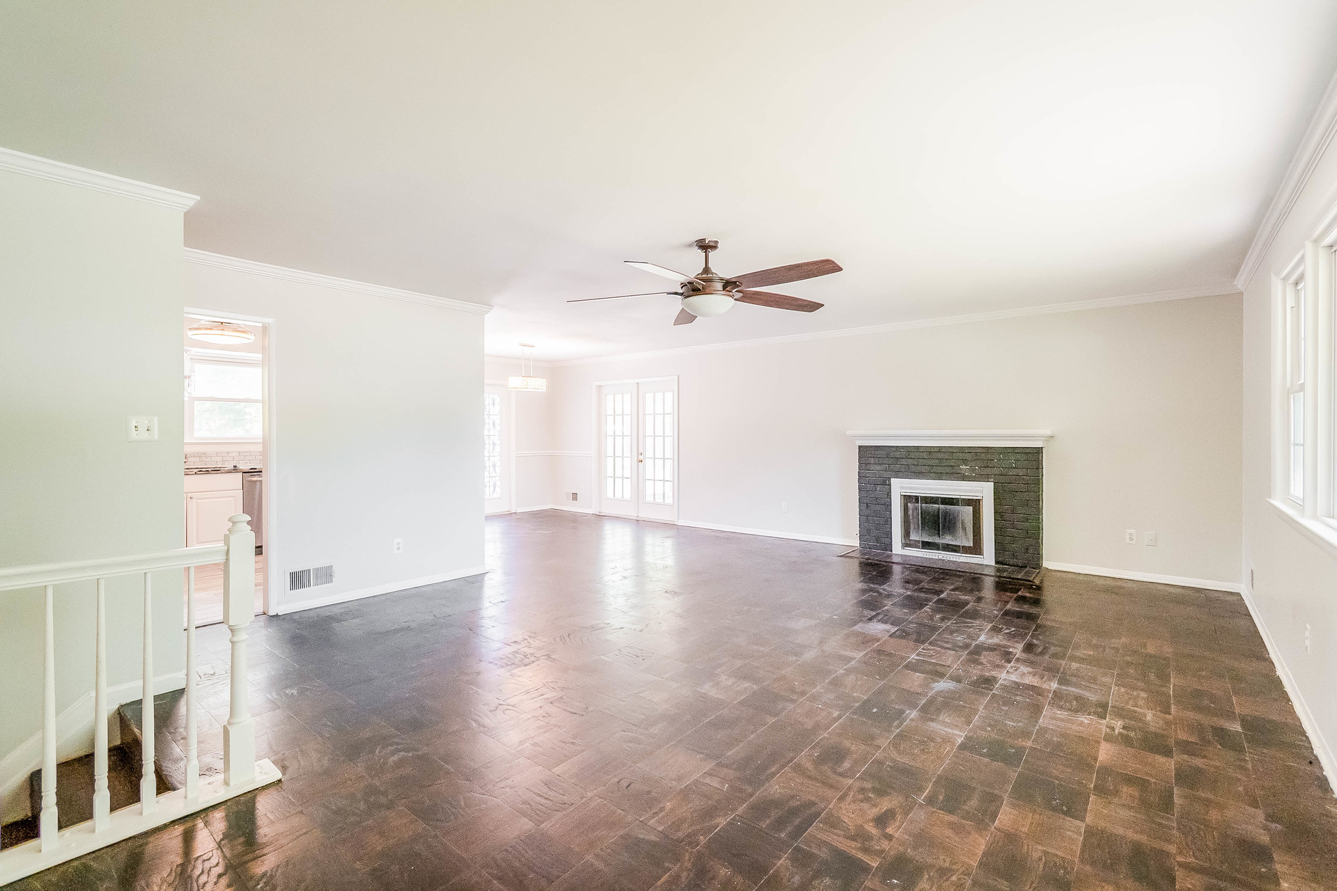 Photo 3 of 23 of 9206 Peabody St, Manassas, VA