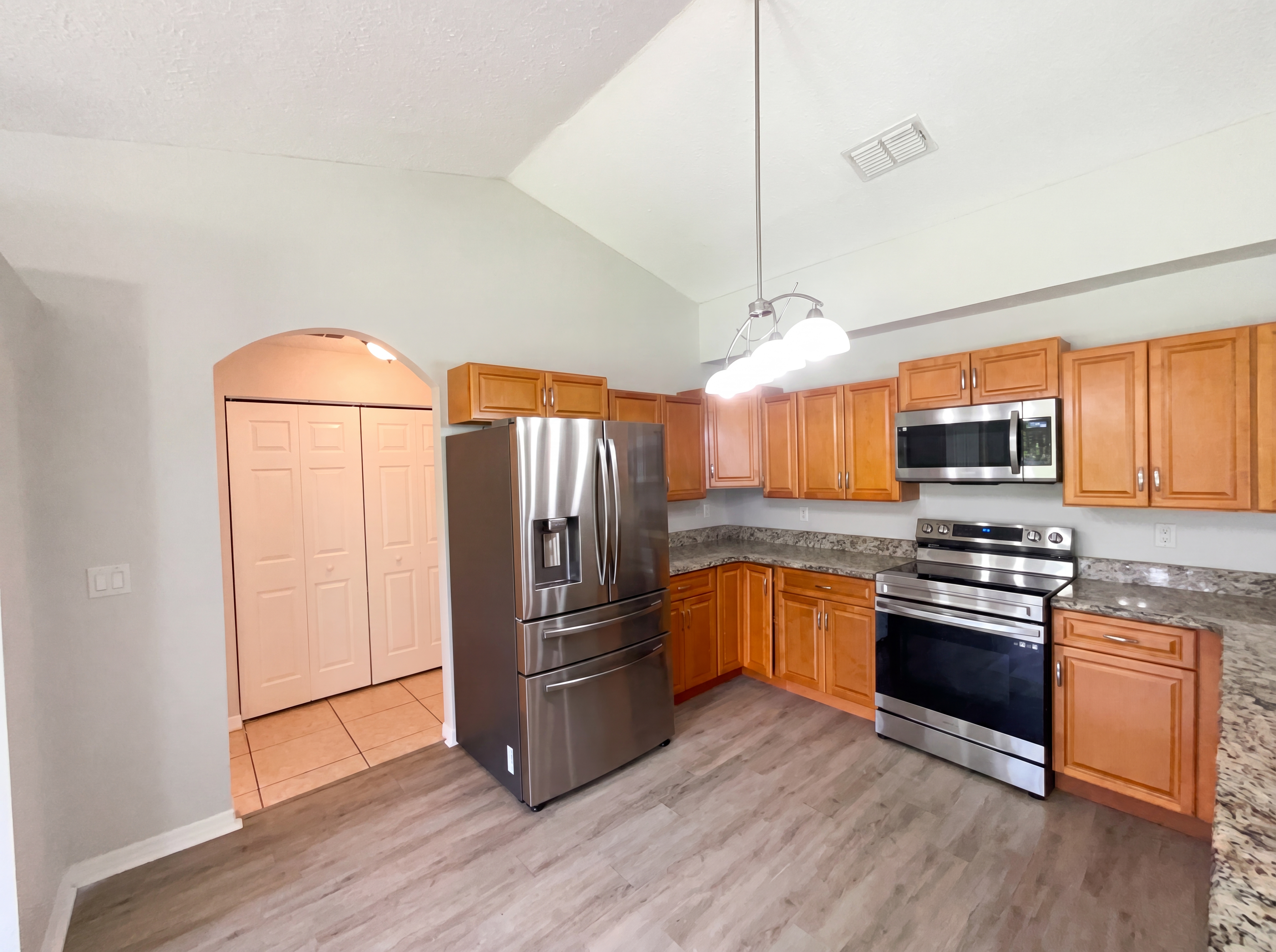 Photo 11 of 25 of 1801 Missouri Ave, Saint Cloud, FL