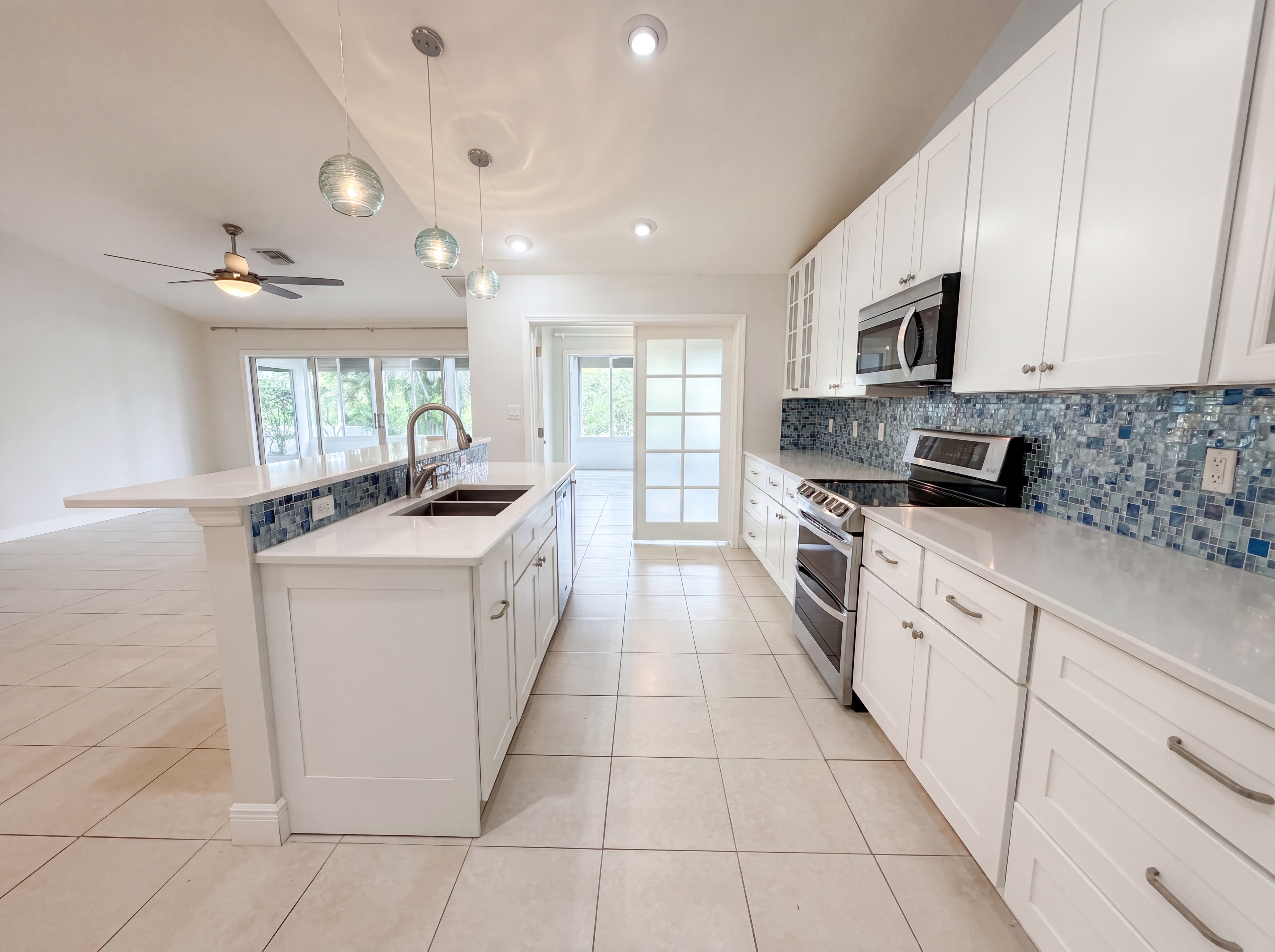 Photo 12 of 34 of 4816 61st Avenue Ter W, Bradenton, FL