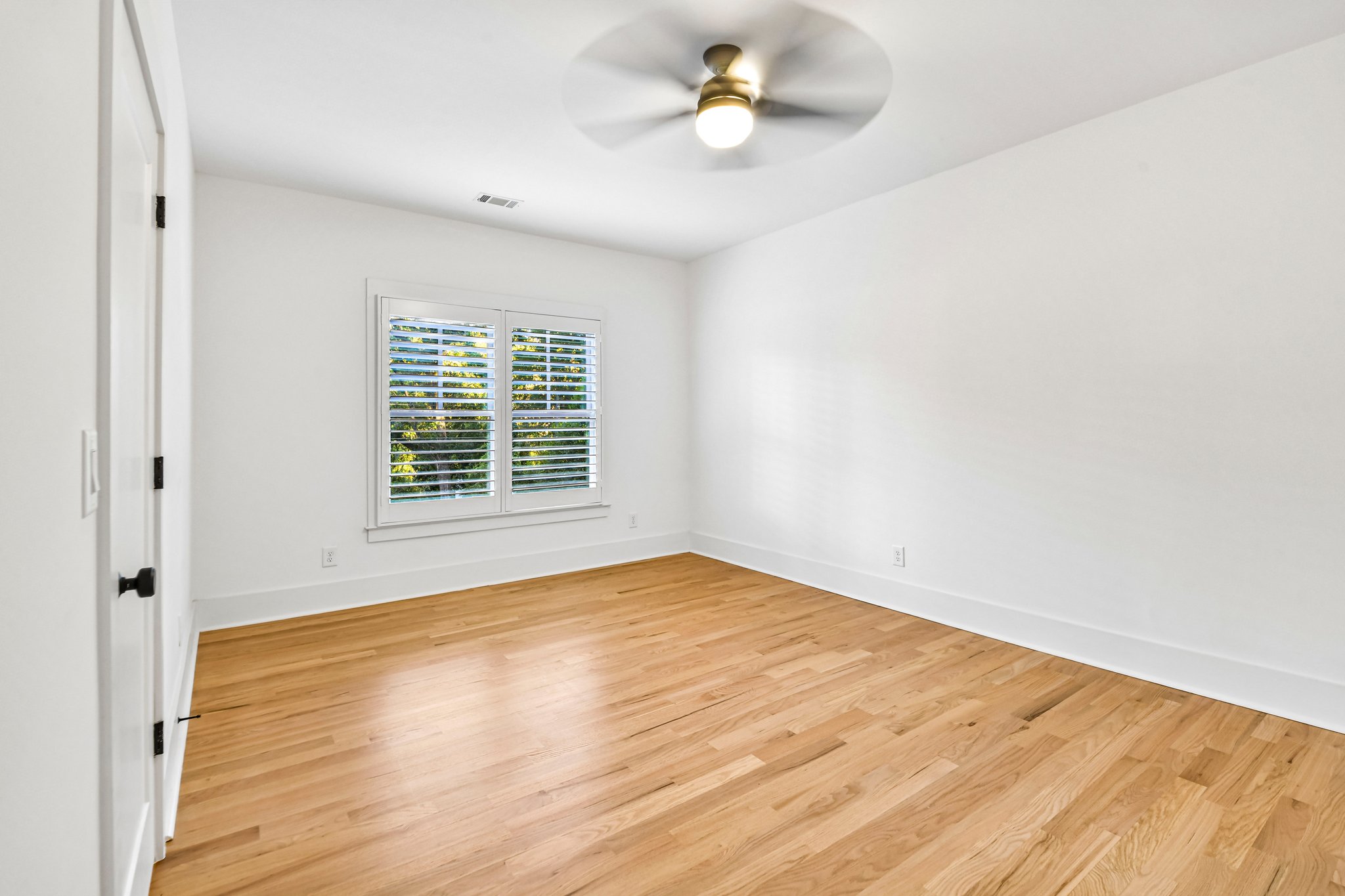Photo 17 of 30 of 2073 Candler Road SE, Atlanta, GA