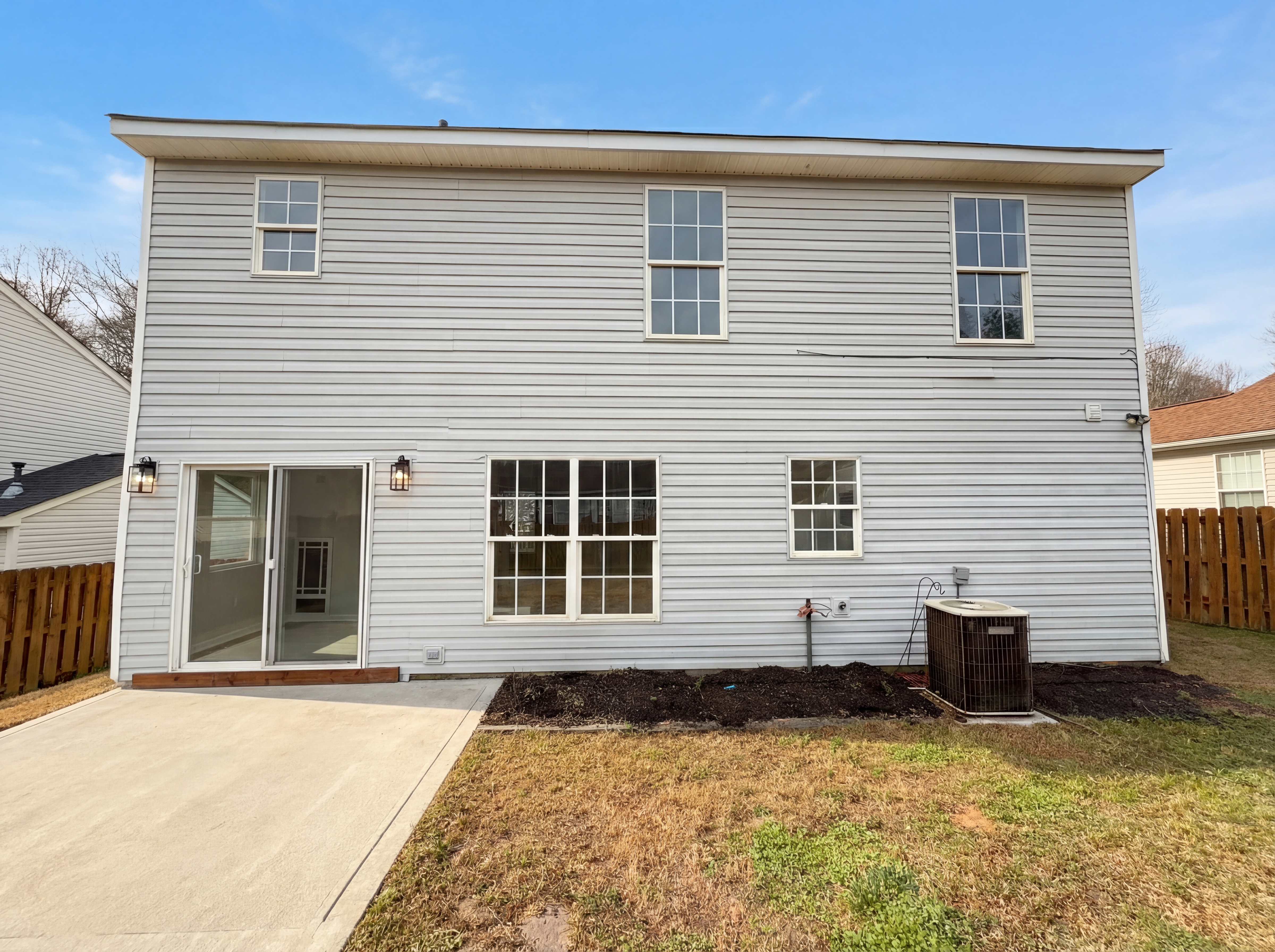 Photo 5 of 19 of 197 Markham Dr, Mooresville, NC