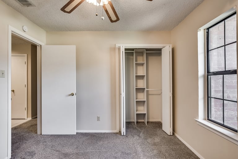 Photo 26 of 29 - 3301 Fairview Dr, Corinth, TX 76210