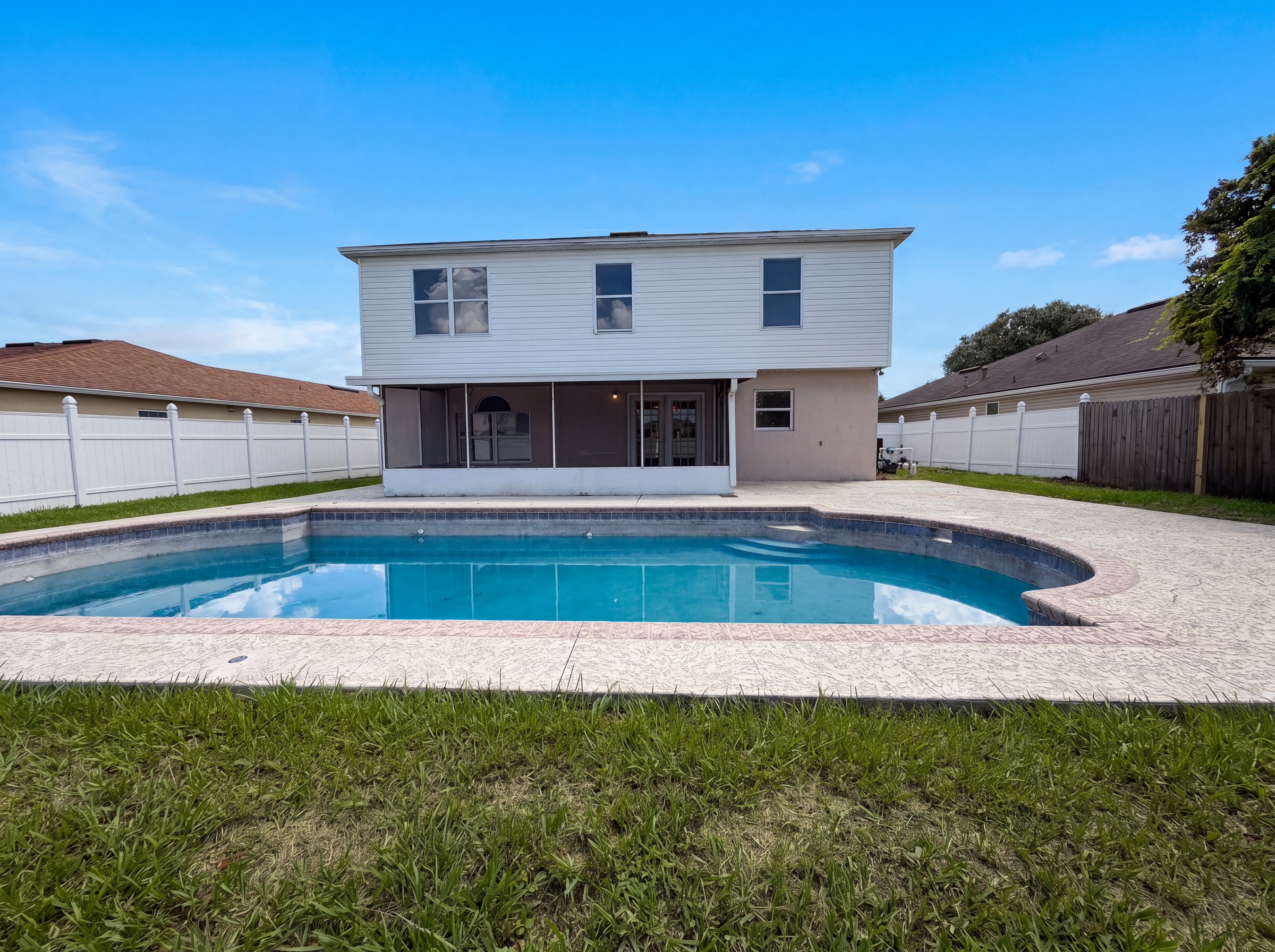 Photo 6 of 26 of 2158 Willesdon Dr W, Jacksonville, FL