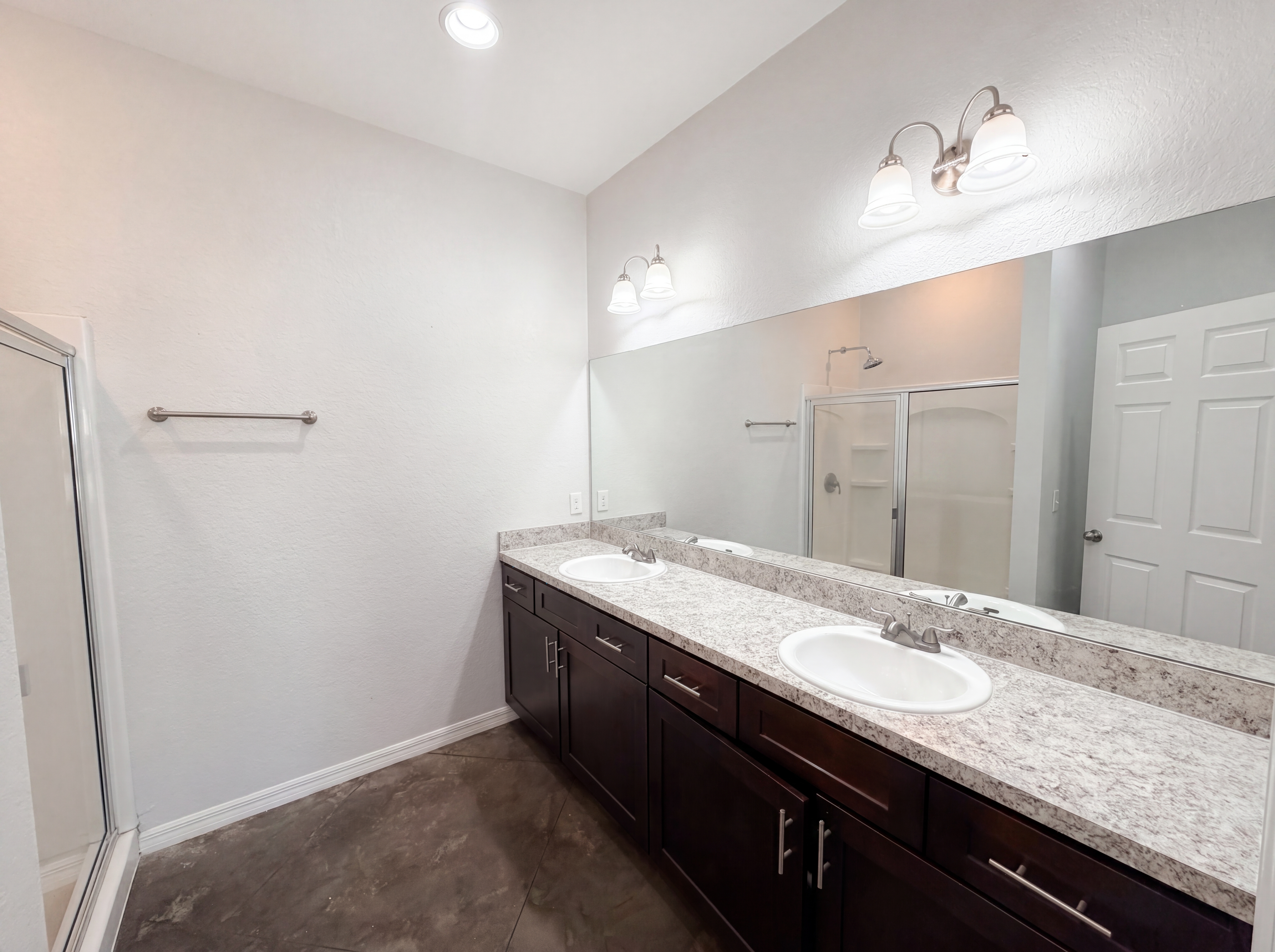 Photo 6 of 17 of 2953 Whispering Trails Dr, Winter Haven, FL