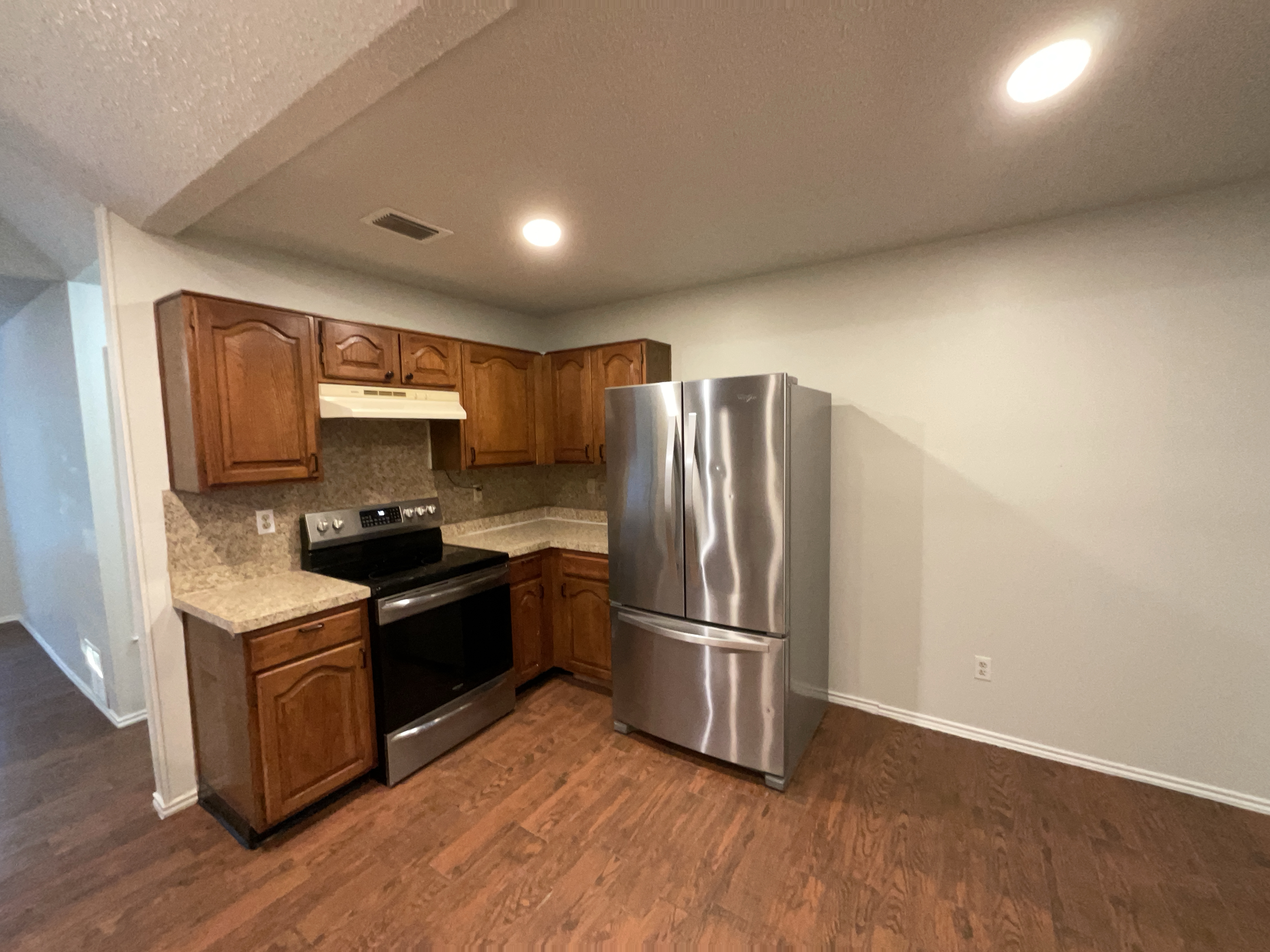 Photo 11 of 21 of 9511 Elm Gln, San Antonio, TX