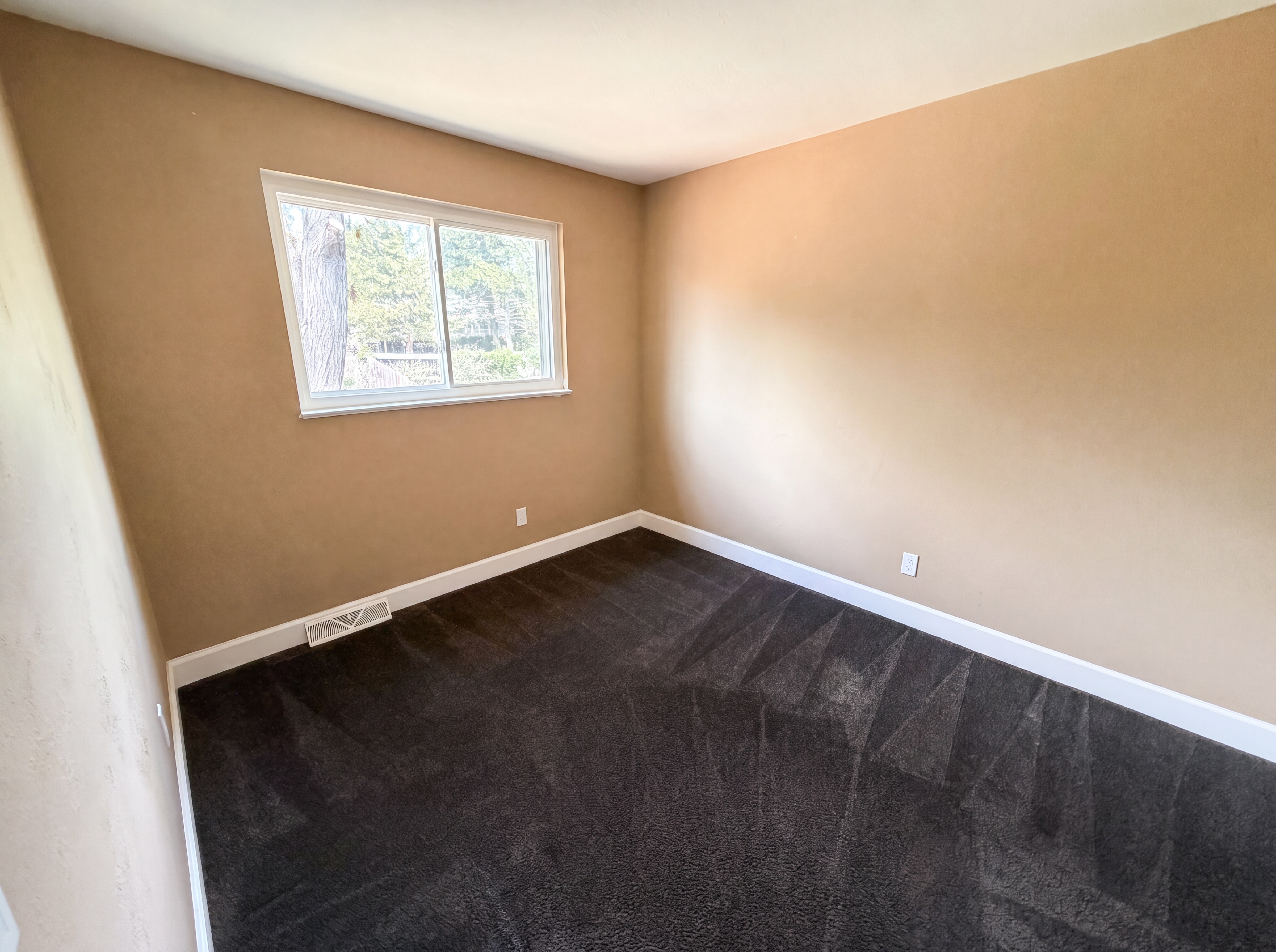 Photo 12 of 26 of 10661 Quail Ct, Broomfield, CO