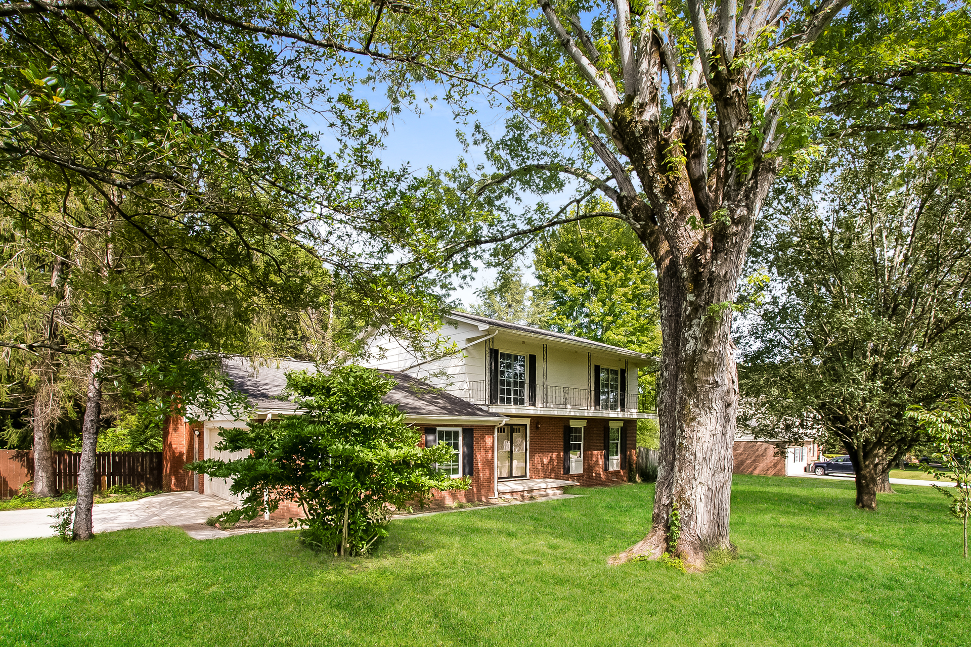 Photo 3 of 22 of 214 Meadow Ln, La Follette, TN