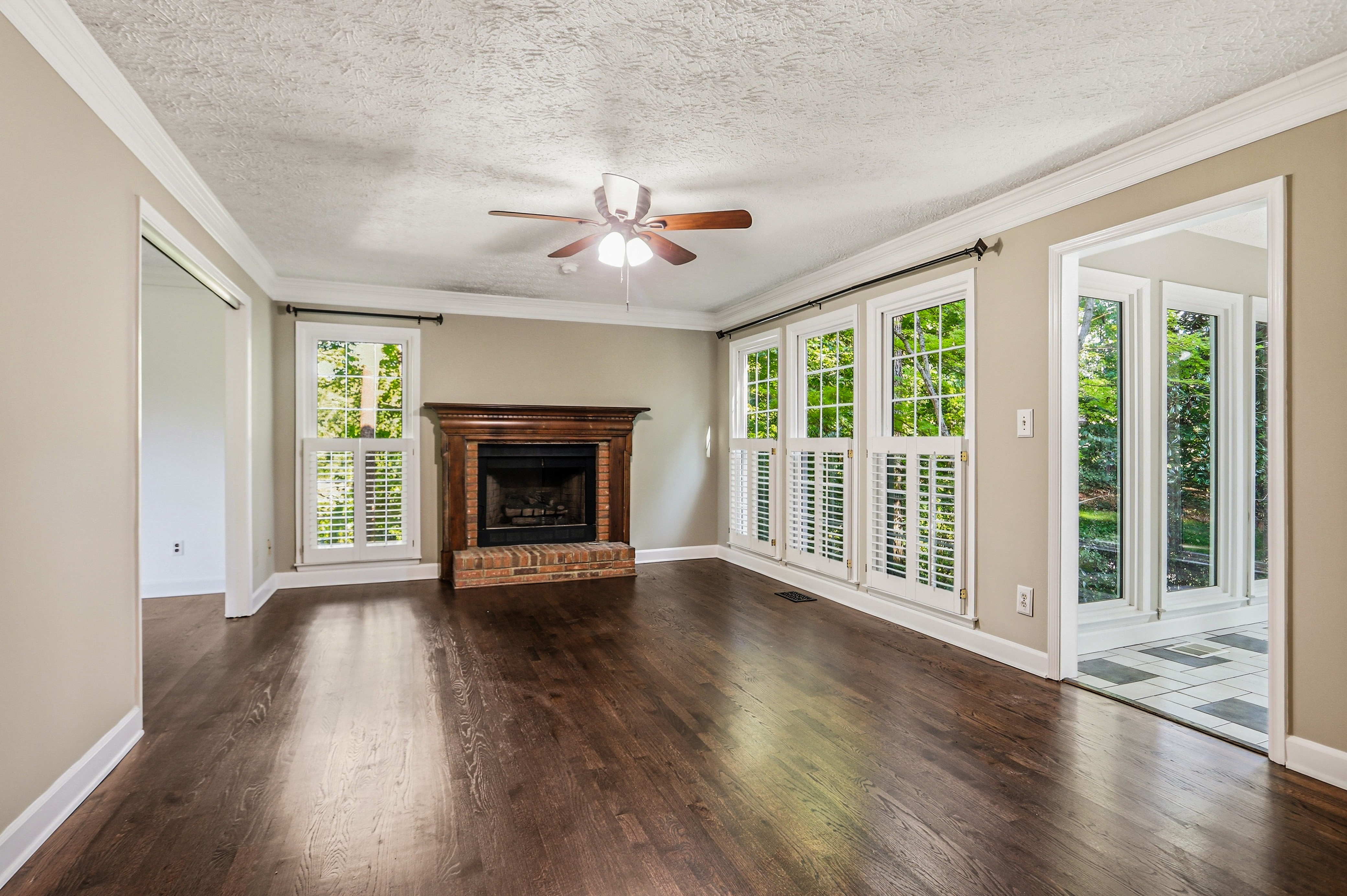 Photo 4 of 56 of 2696 S Arbor Dr, Marietta, GA