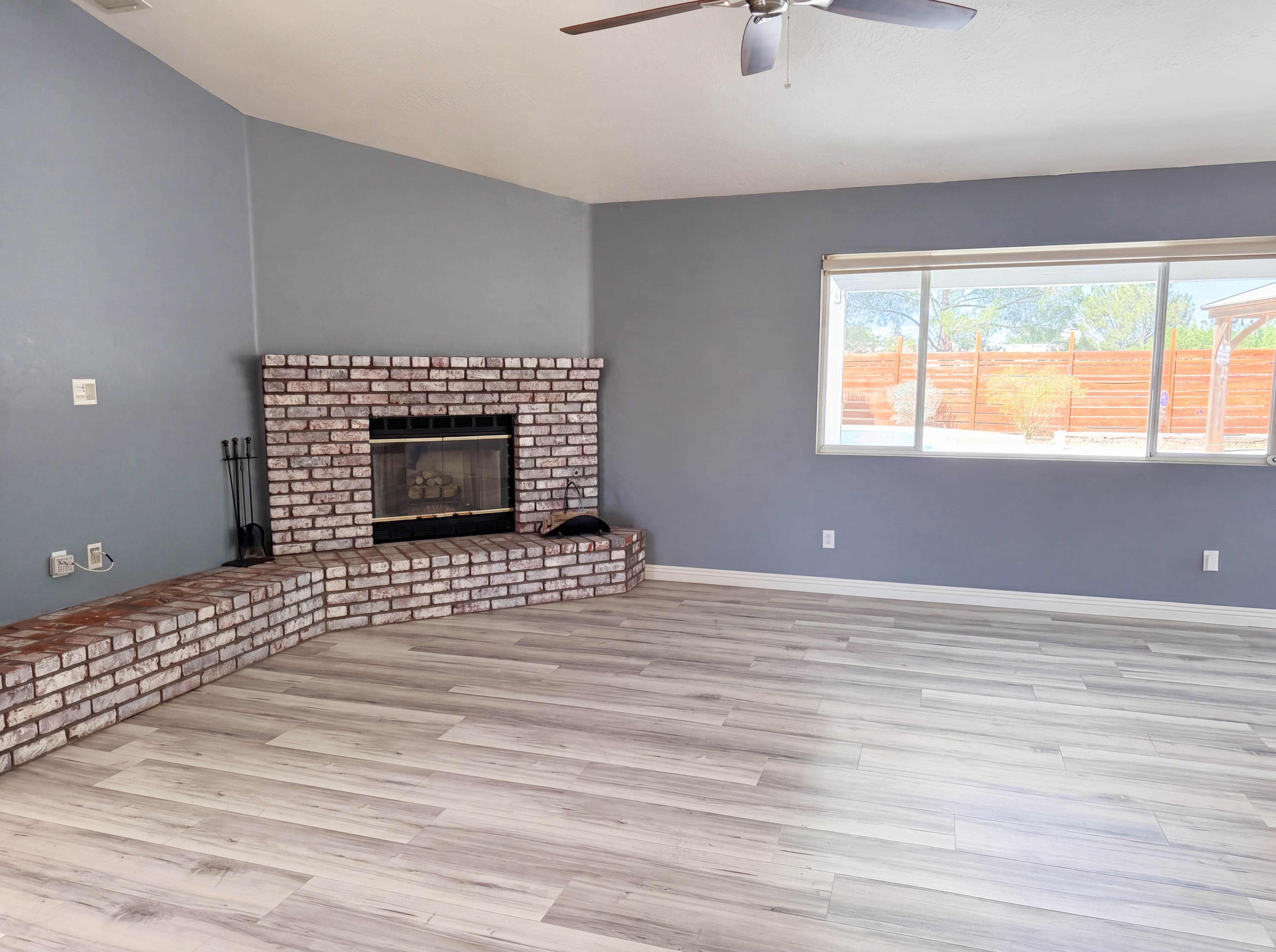 Photo 8 of 28 of 15358 Lookout Rd, Apple Valley, CA