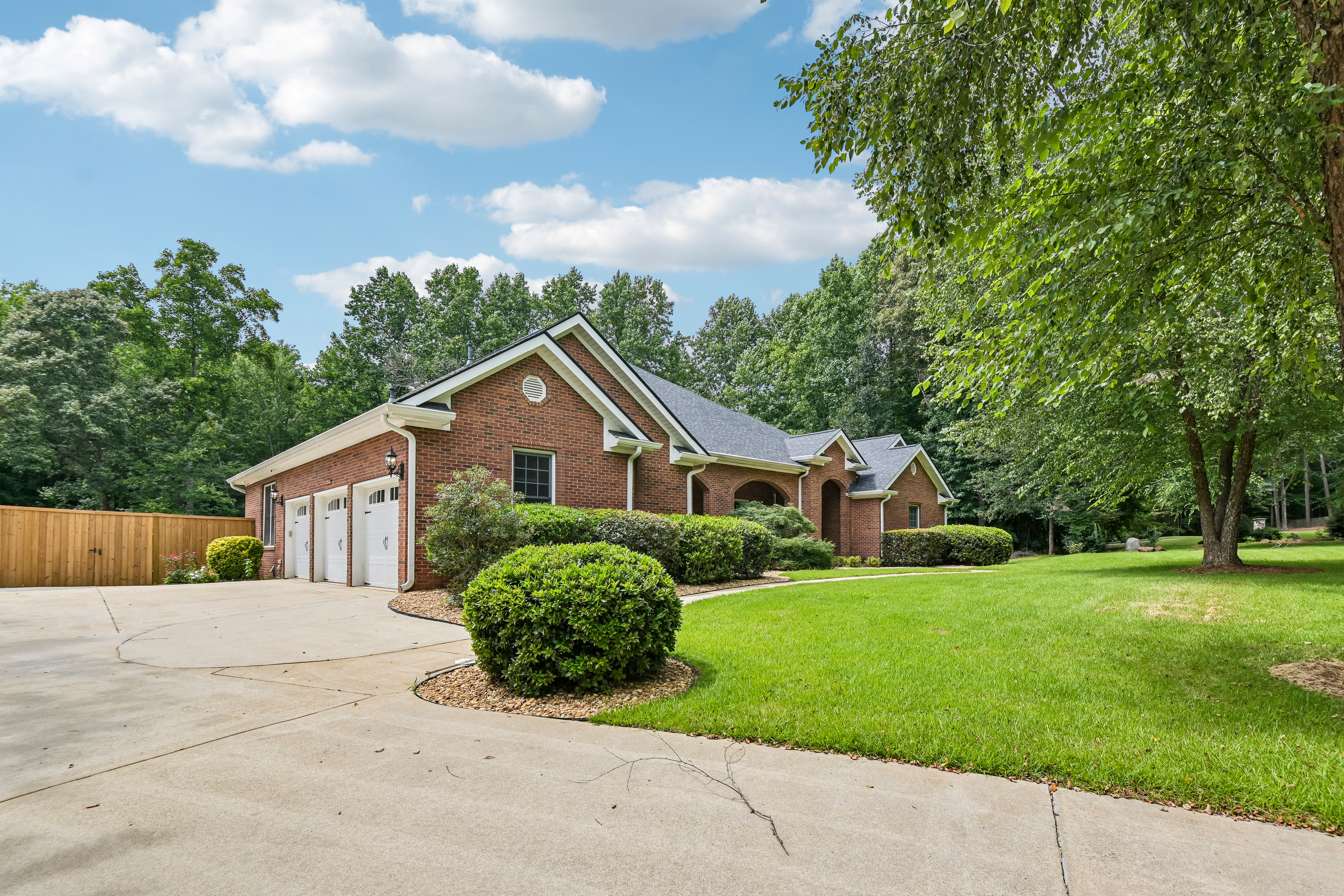 Photo 9 of 79 of 2077 Coolidge Way NW, Acworth, GA