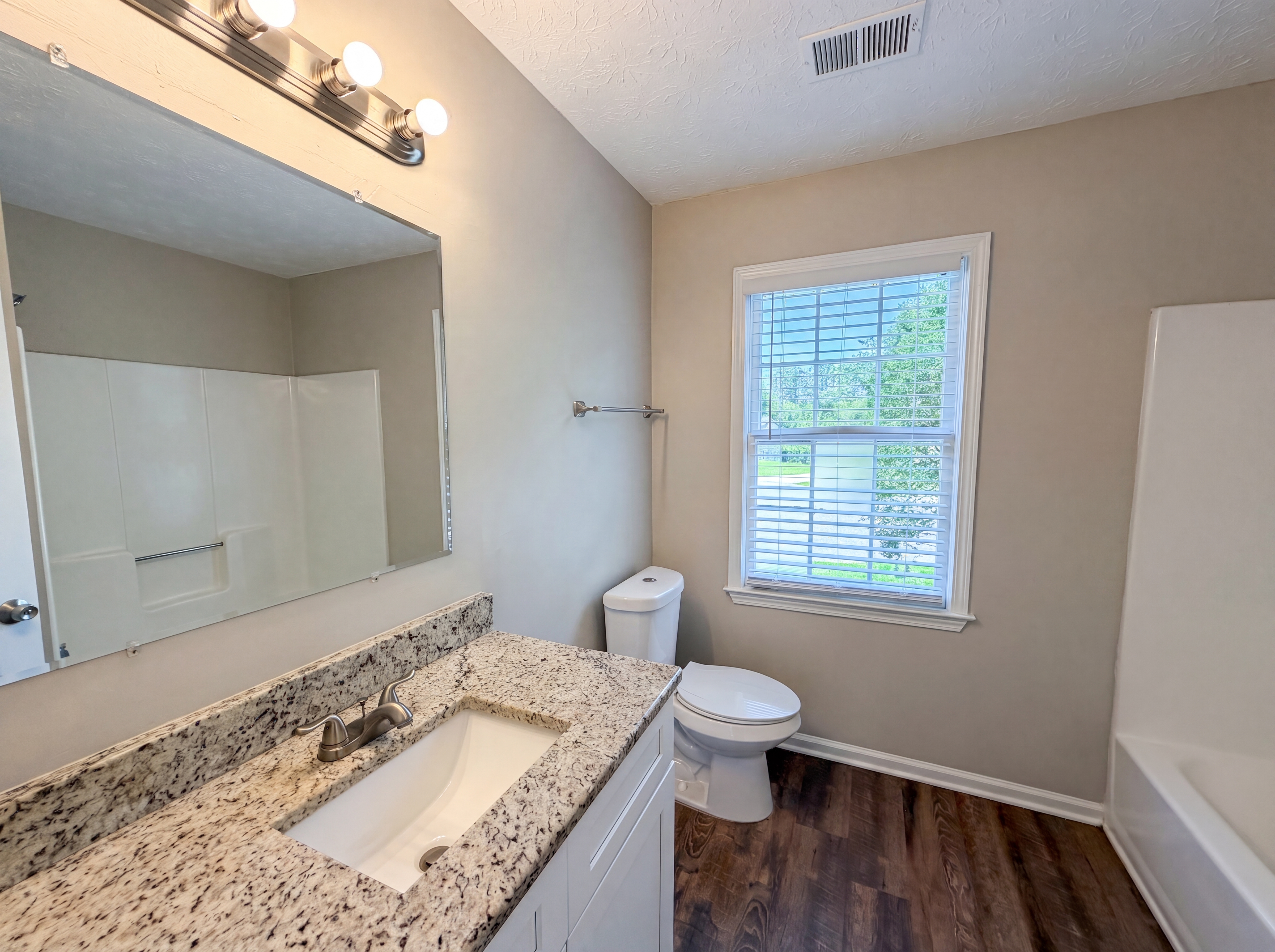 Photo 10 of 23 of 4078 Tara Ct, Loganville, GA