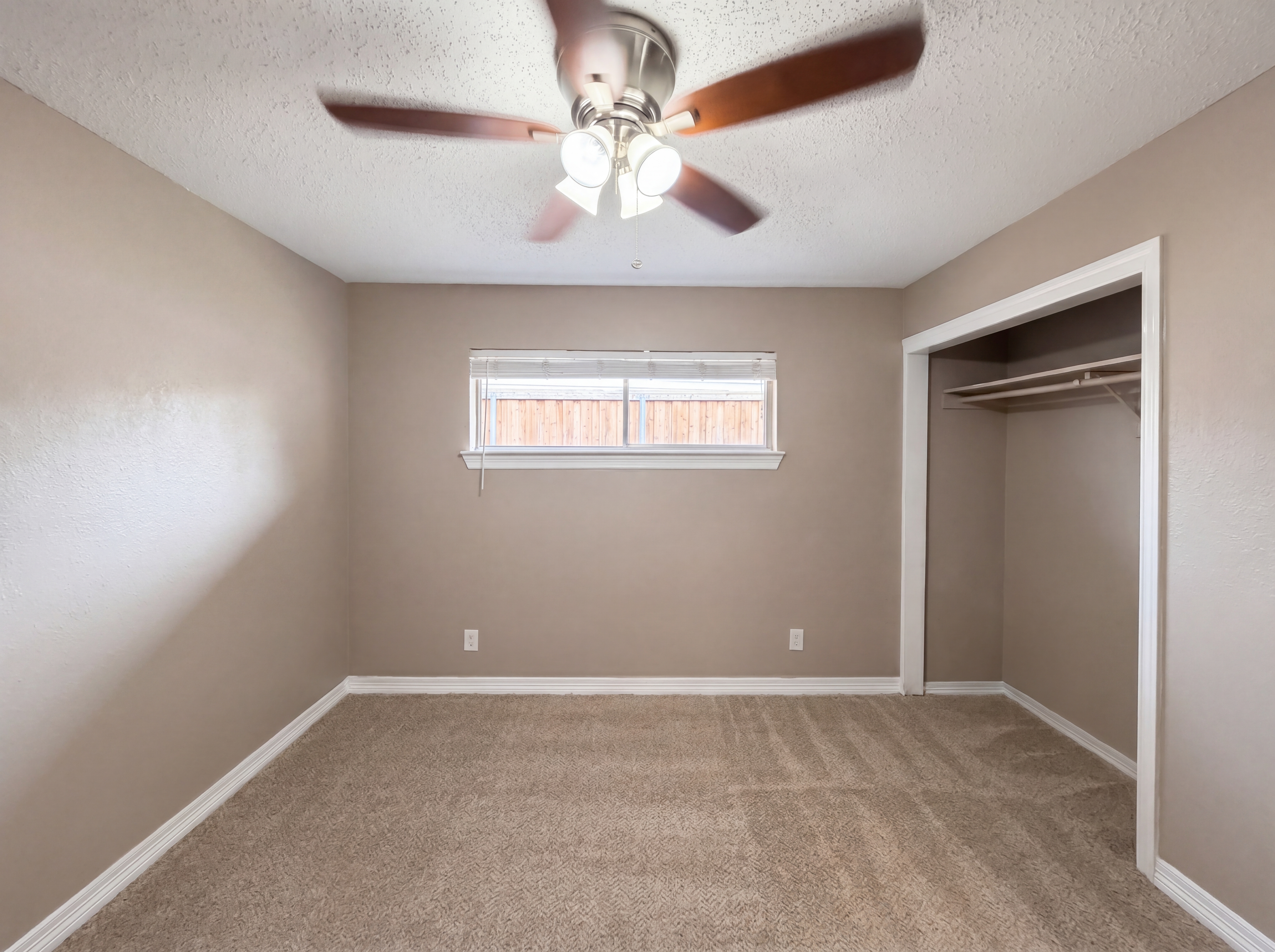 Photo 9 of 16 of 3255 Whitehall Dr, Dallas, TX