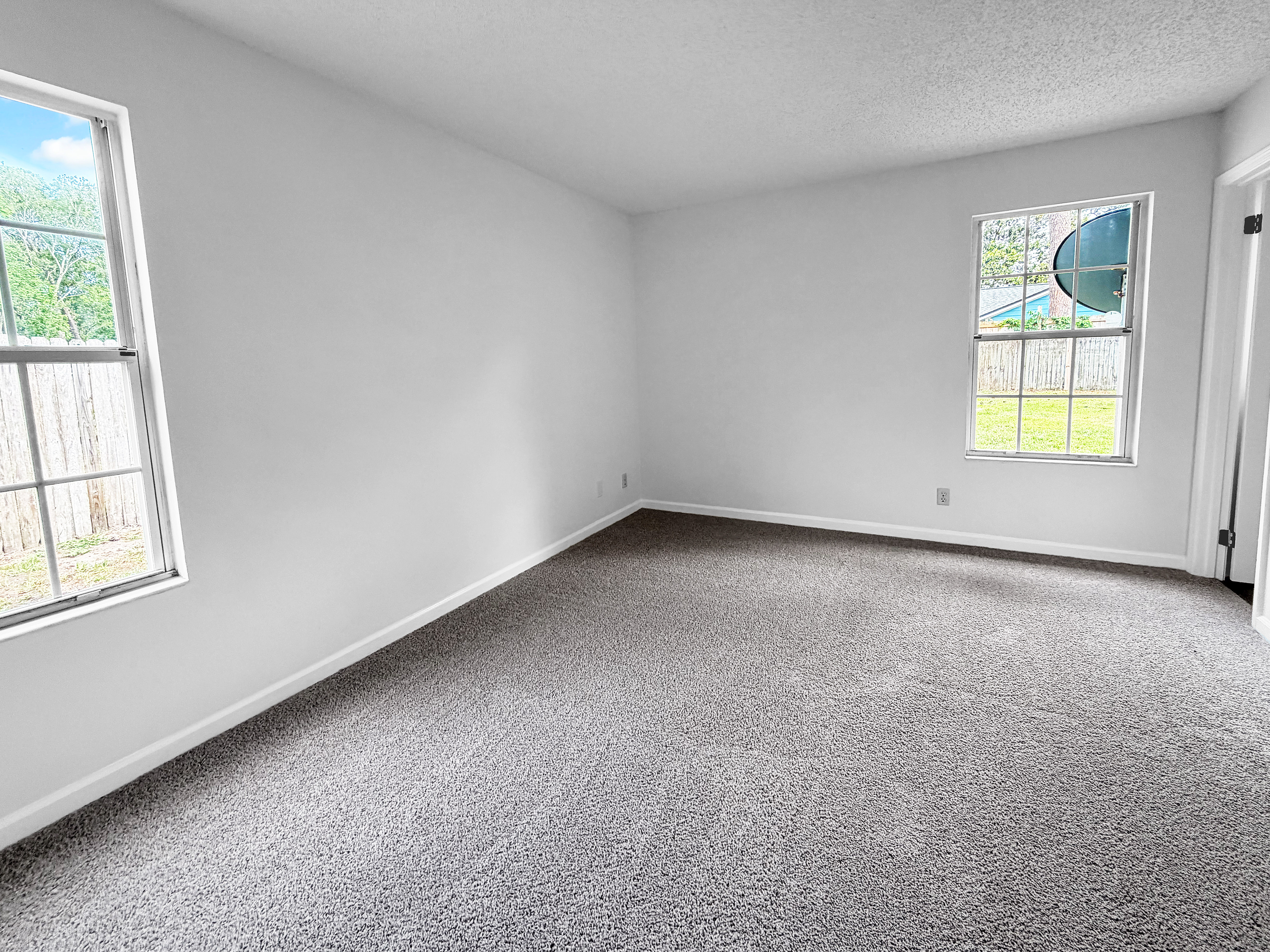Photo 11 of 14 of 3580 Jamestown Ln, Jacksonville, FL