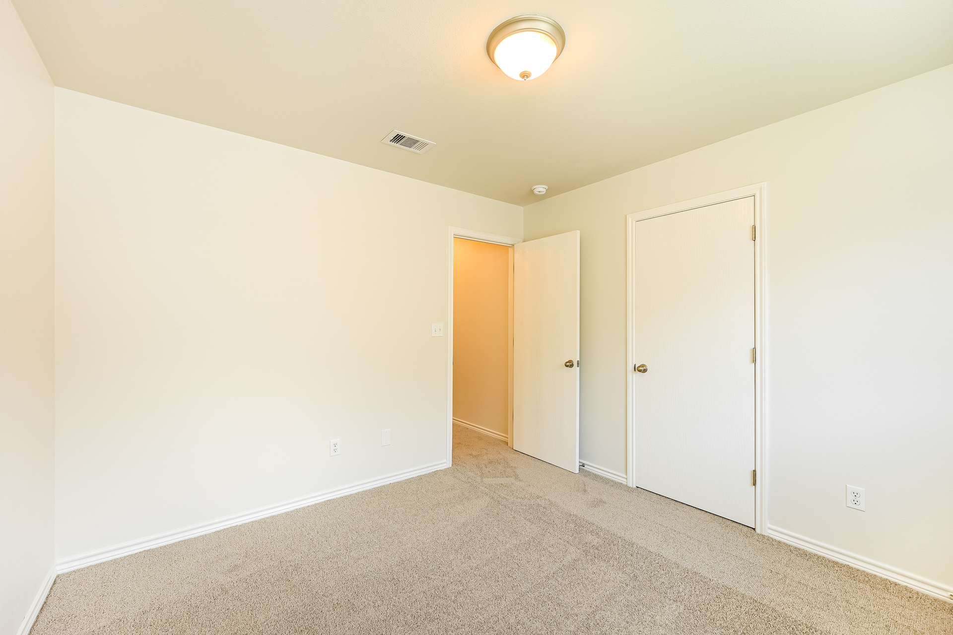 Photo 16 of 22 of 7508 Star Harbor Dr, Corpus Christi, TX