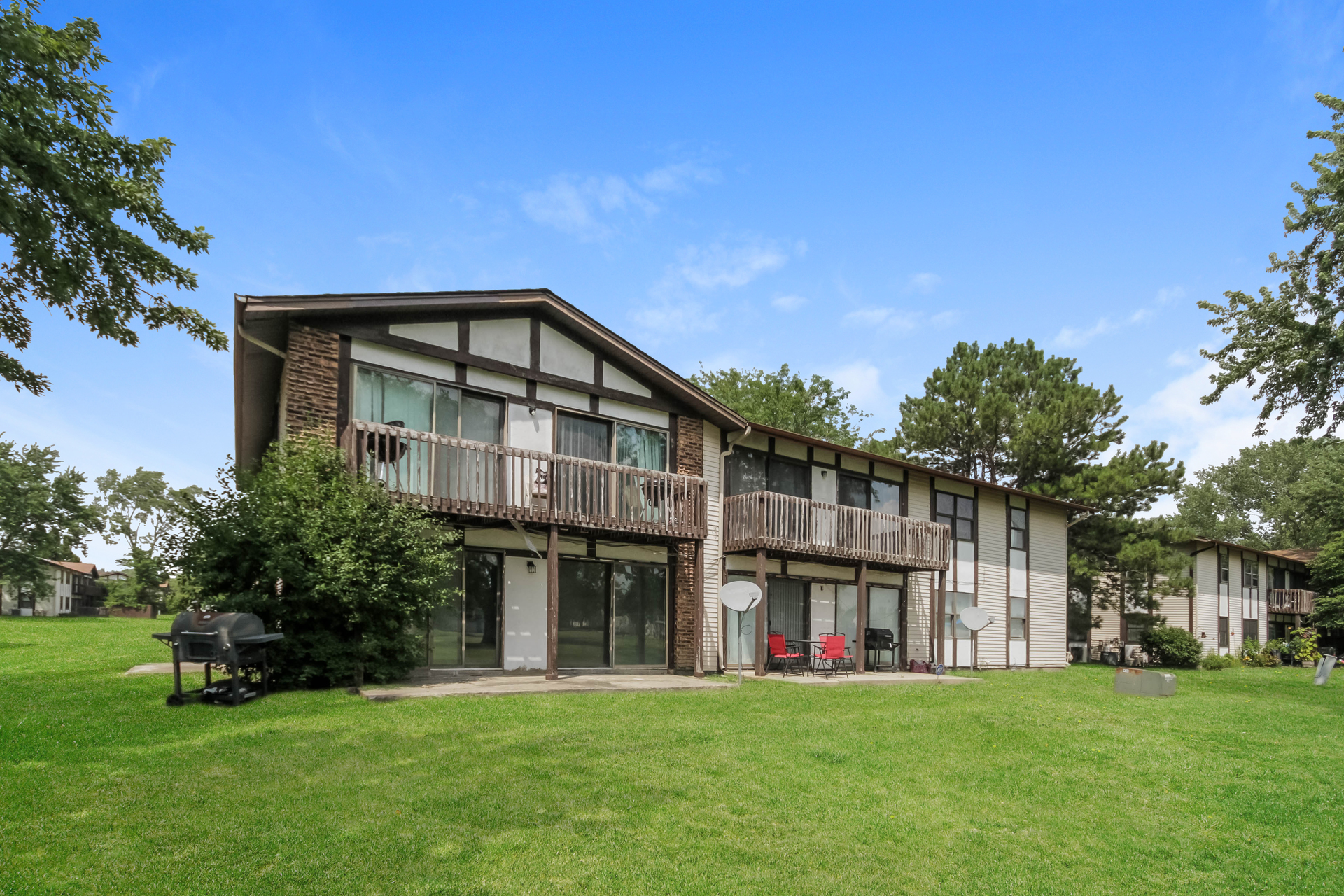 Photo 39 of 42 of 4133 193rd St, Country Club Hills, IL