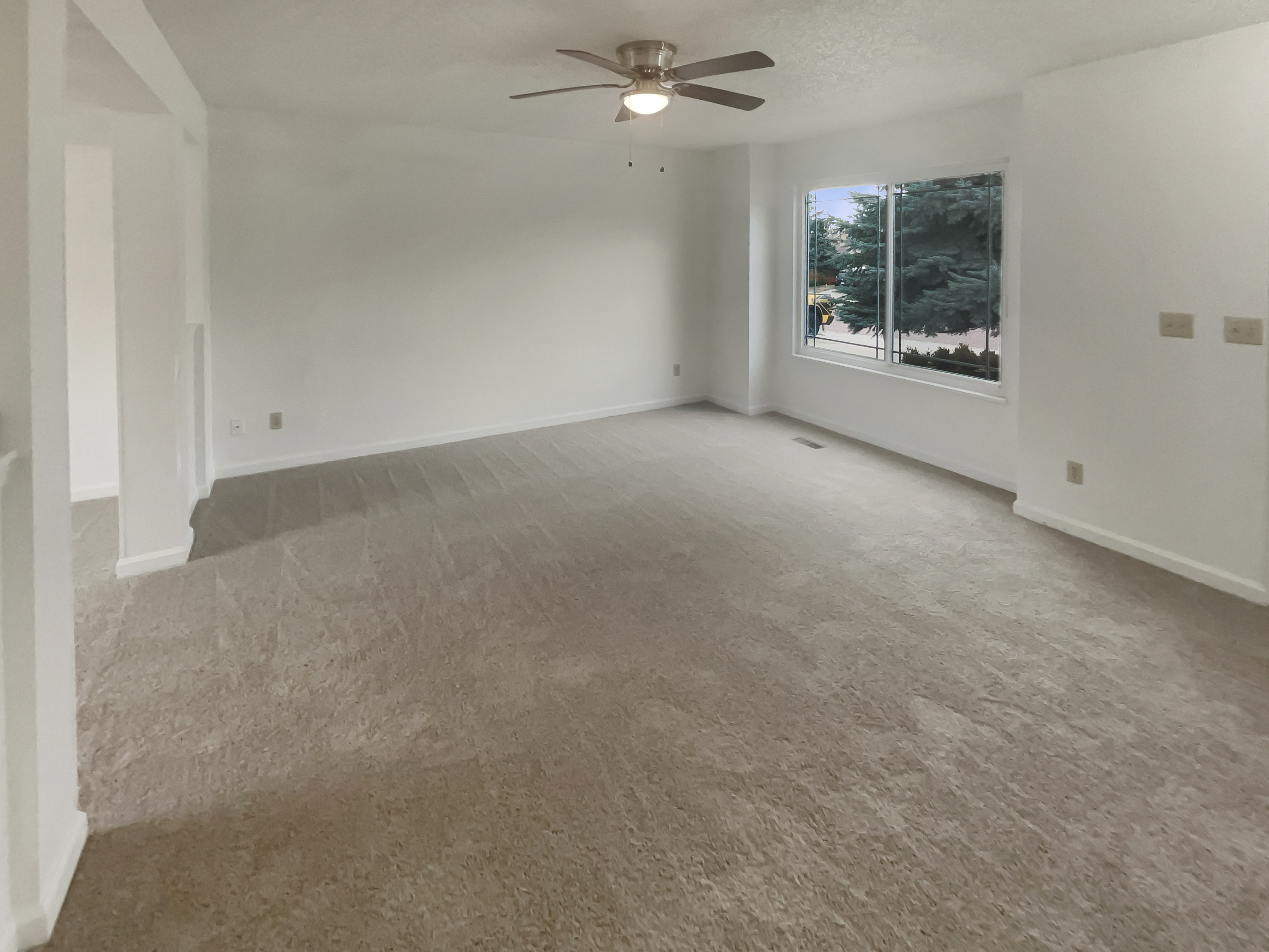 Photo 14 of 28 of 217 Corliss St, Colorado Springs, CO