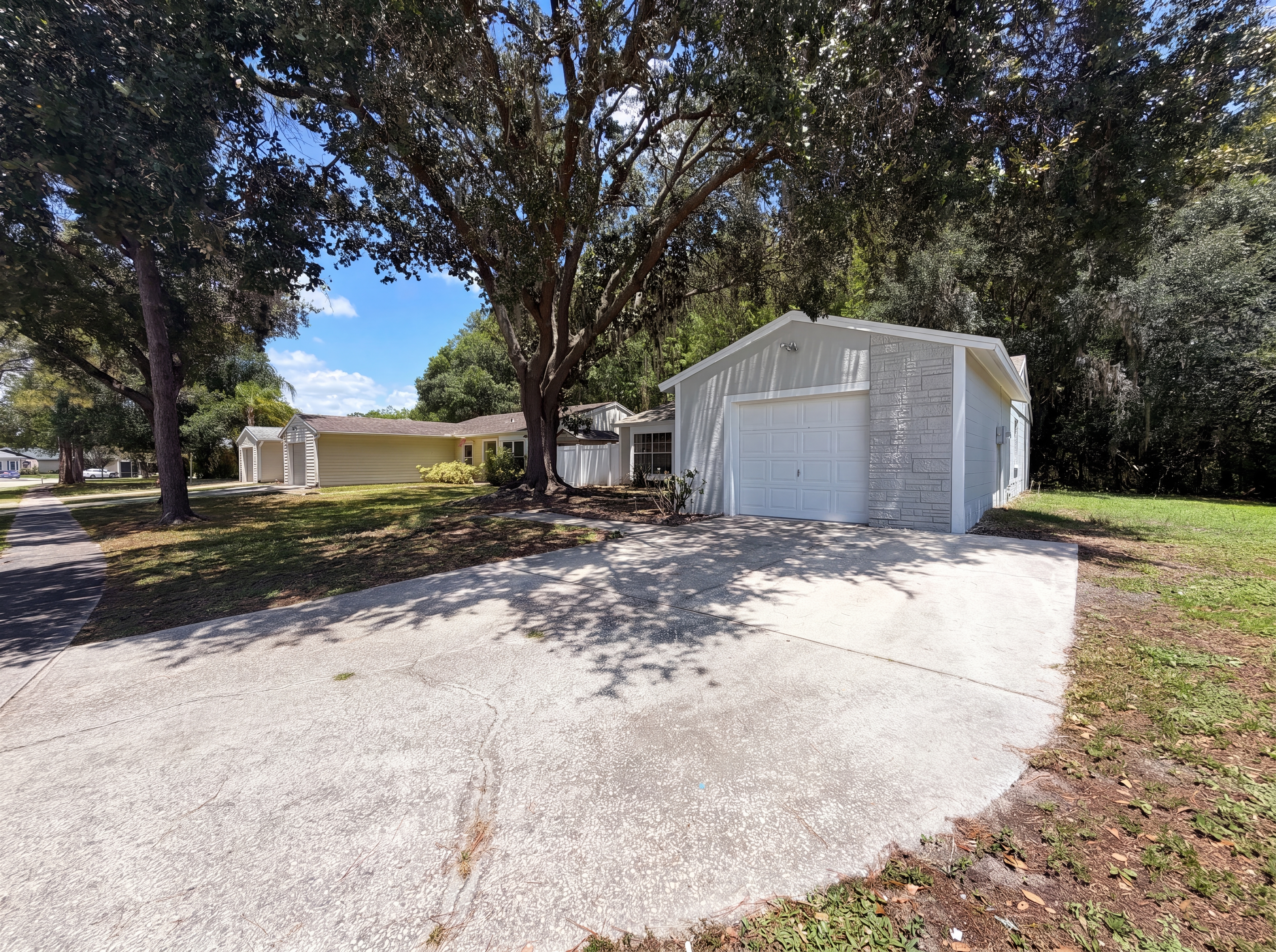 Photo 22 of 27 of 5720 Kneeland Ln, Tampa, FL