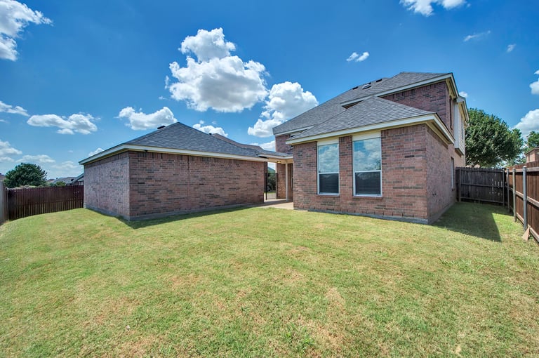 Photo 28 of 28 - 6035 Cedar Glen Dr, Grand Prairie, TX 75052