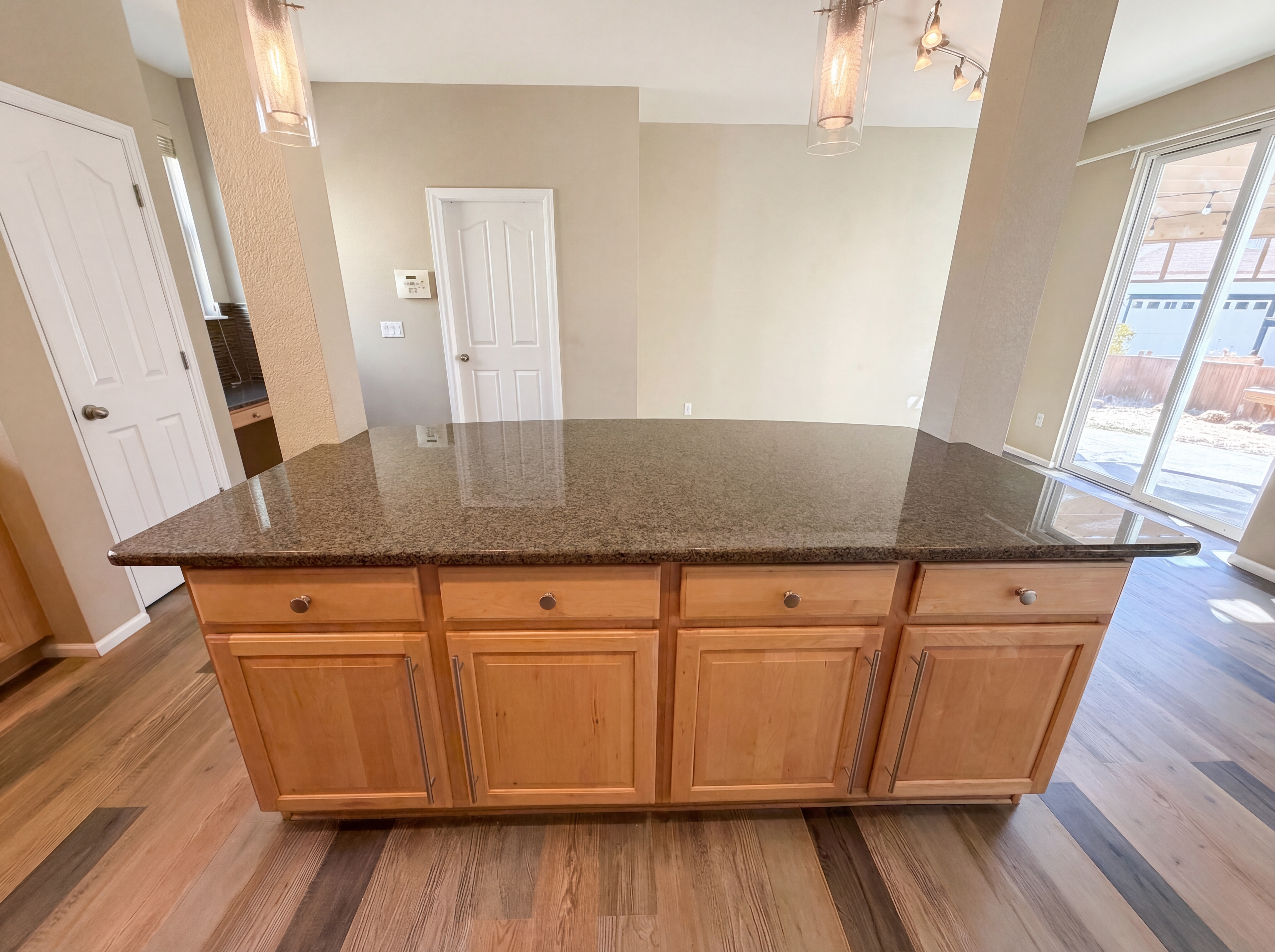Photo 14 of 36 of 10049 Southlawn Cir, Commerce City, CO