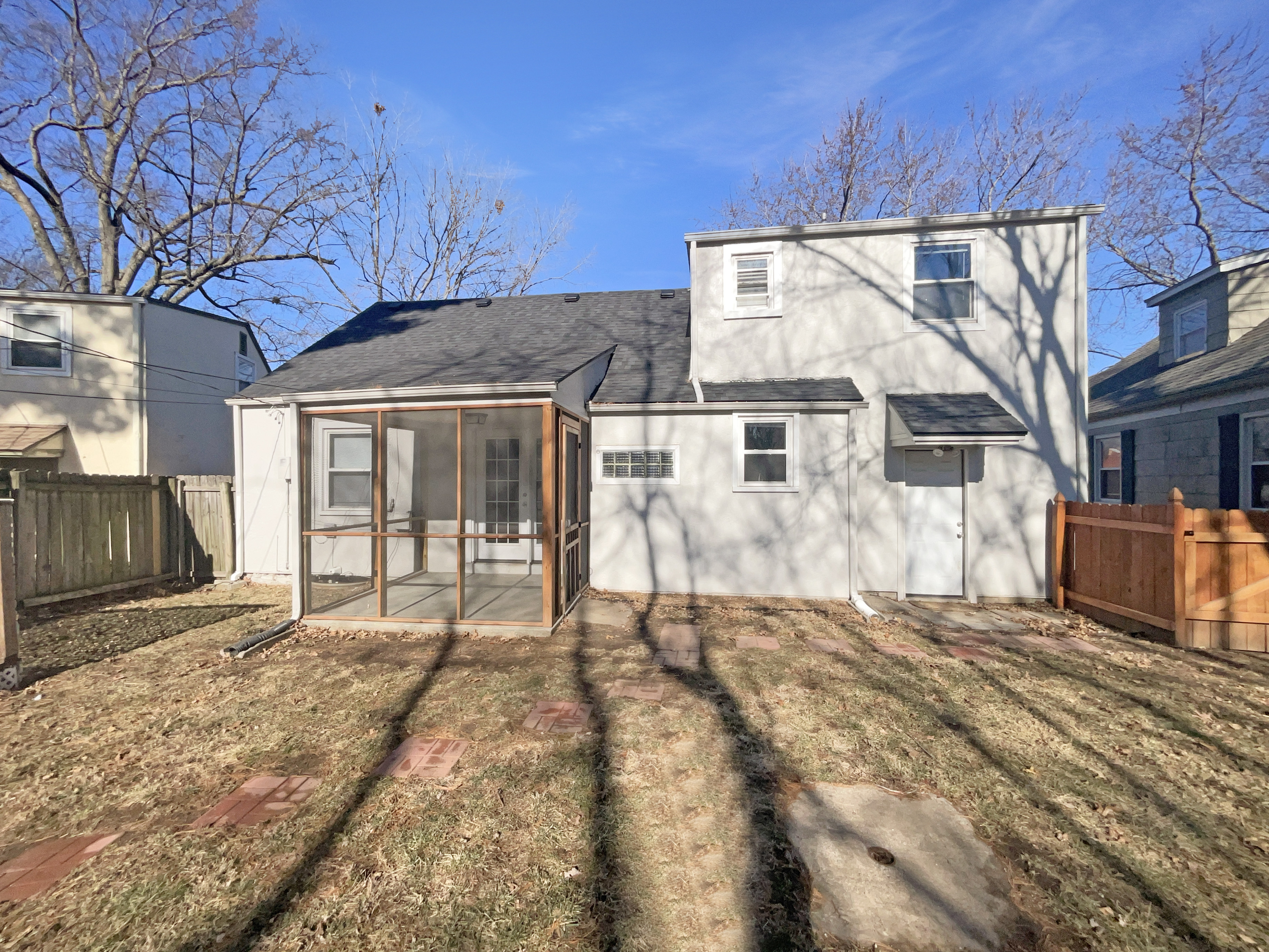 Photo 5 of 17 of 715 E 72nd Ter, Kansas City, MO