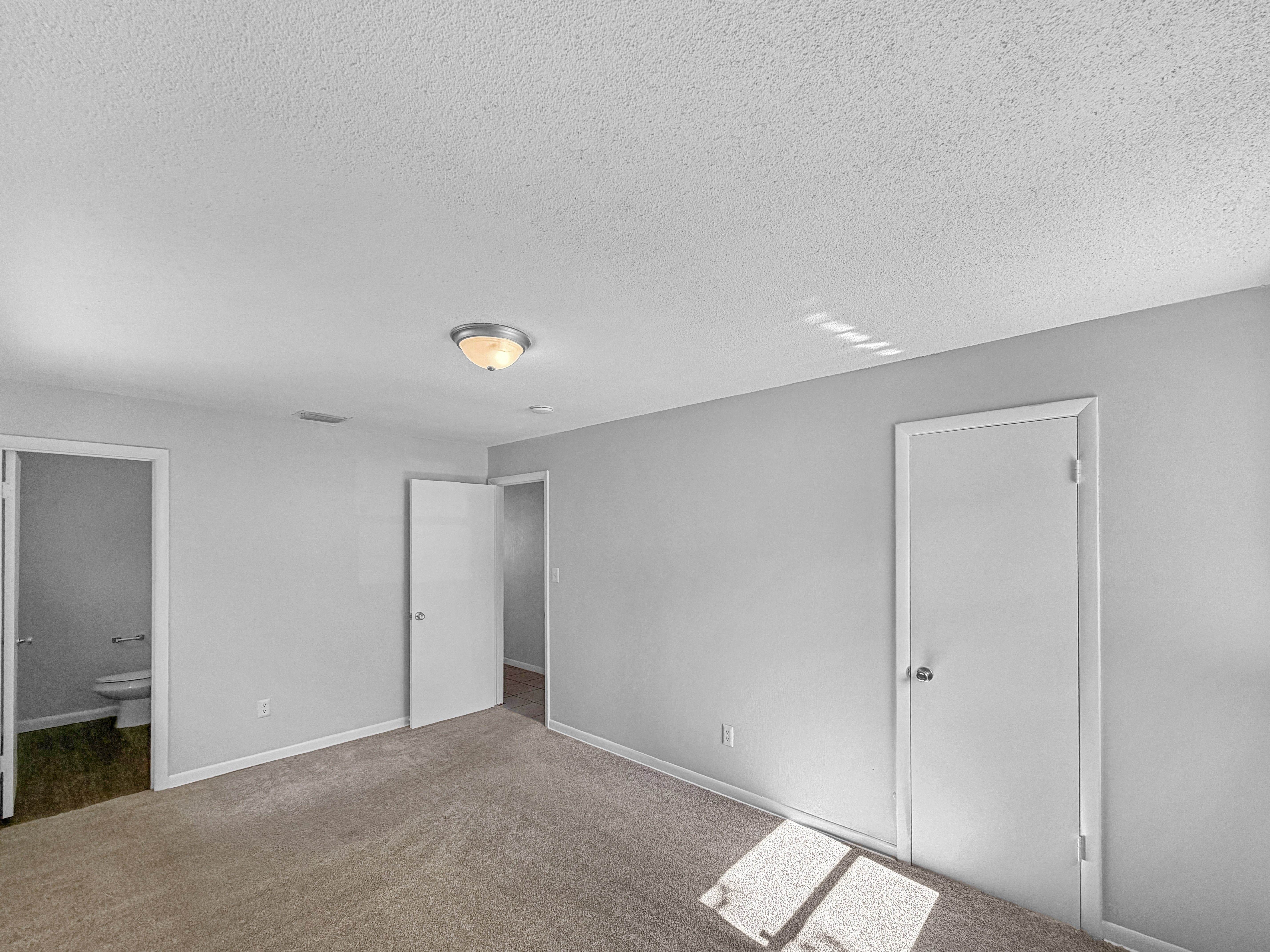 Photo 19 of 23 of 1735 Jefferson Dr, Mount Dora, FL