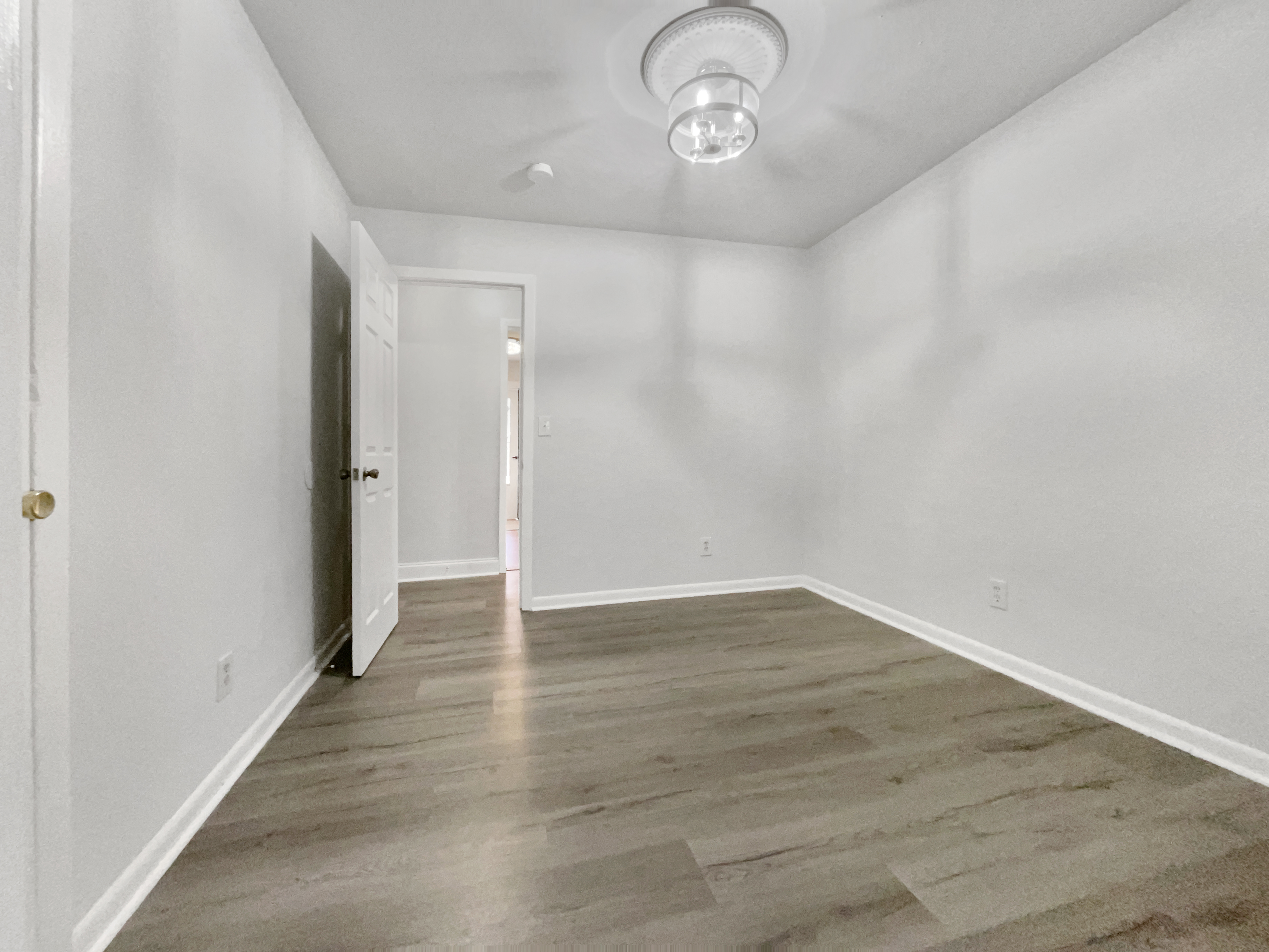 Photo 16 of 18 of 5142 Meadowbrook Dr, Fayetteville, NC