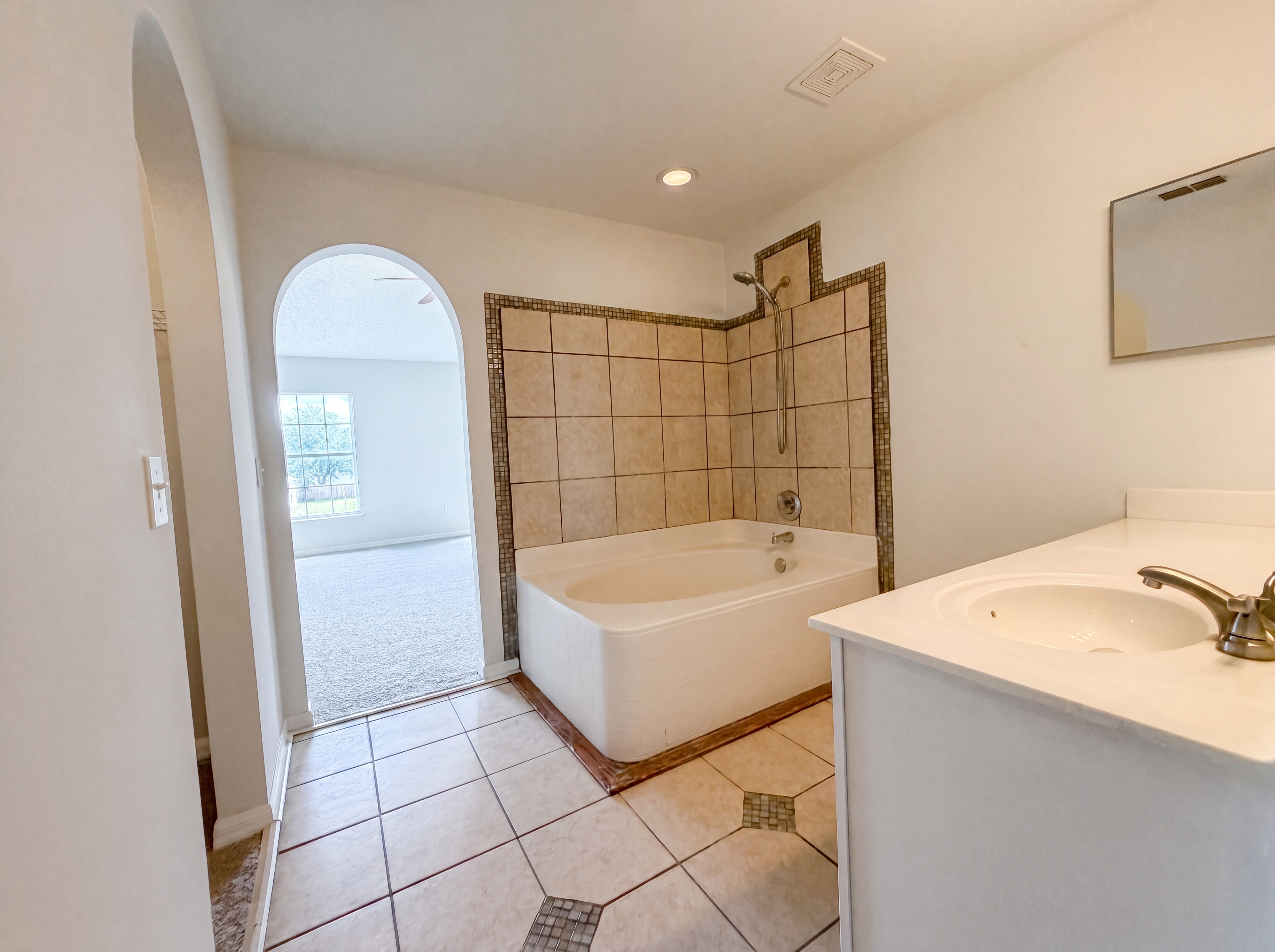 Photo 22 of 26 of 2158 Willesdon Dr W, Jacksonville, FL