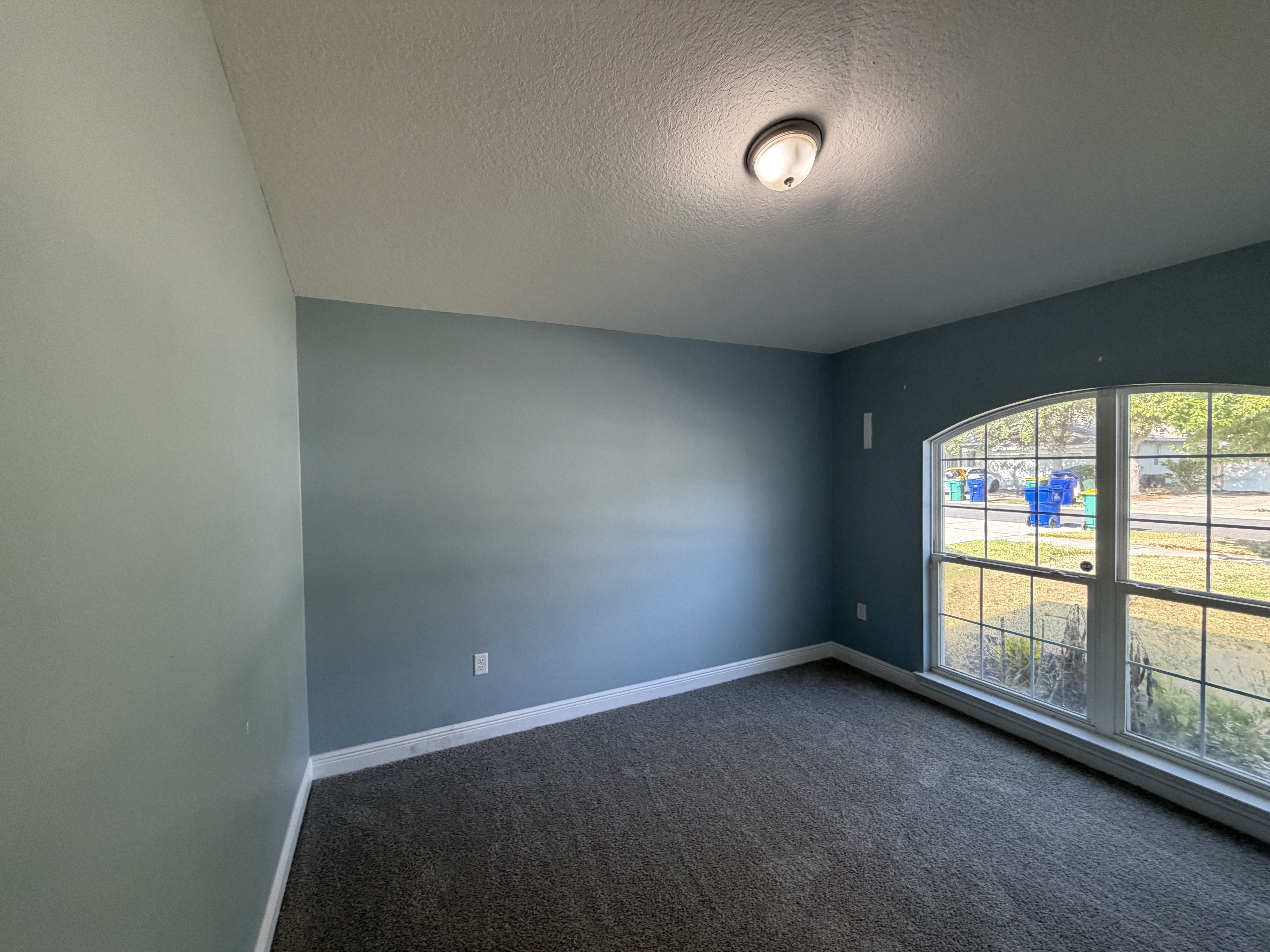 Photo 17 of 26 of 1229 Longville Cir, Tavares, FL