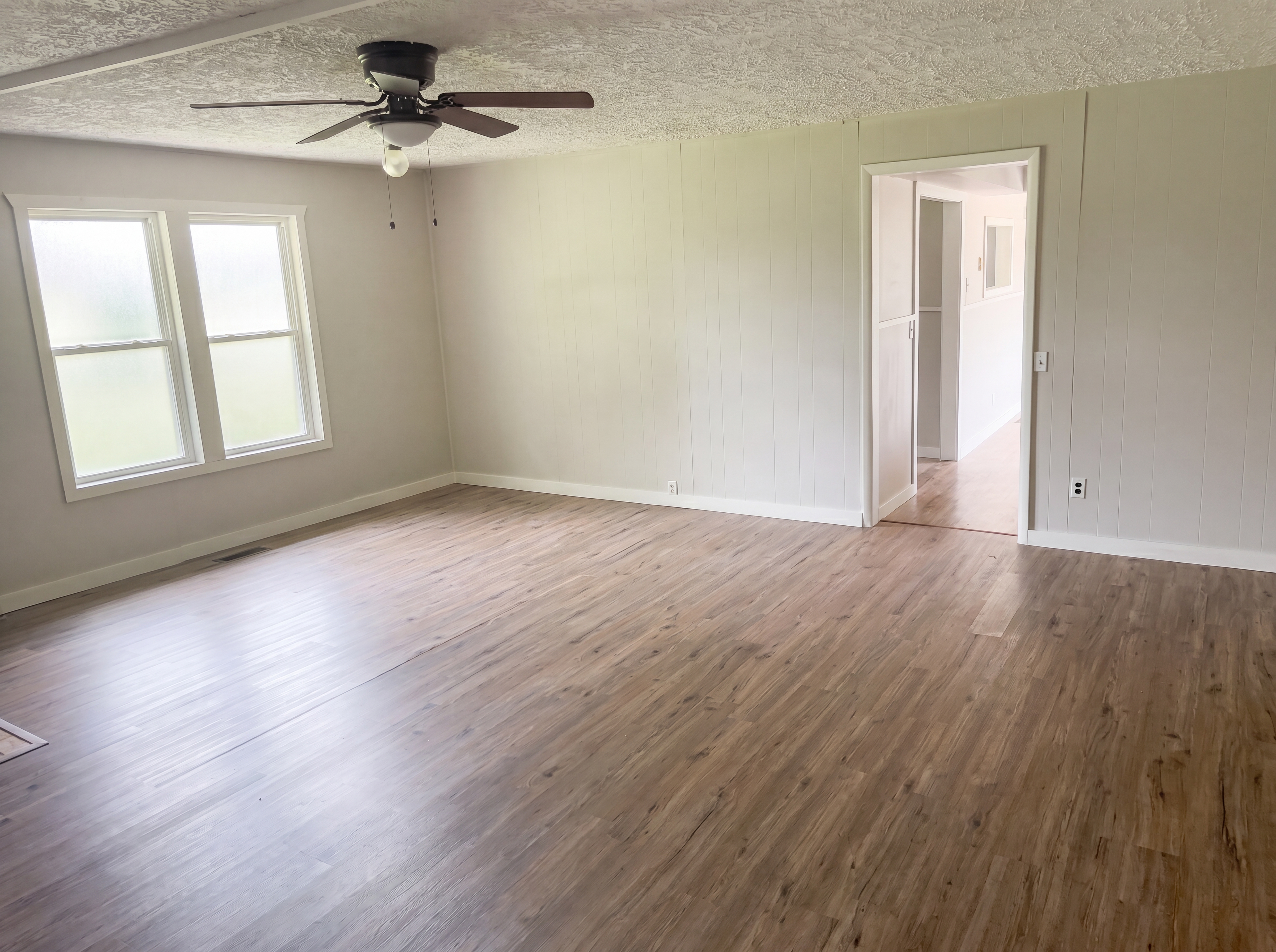 Photo 3 of 18 of 3440 Reed Rd, Rogersville, MO